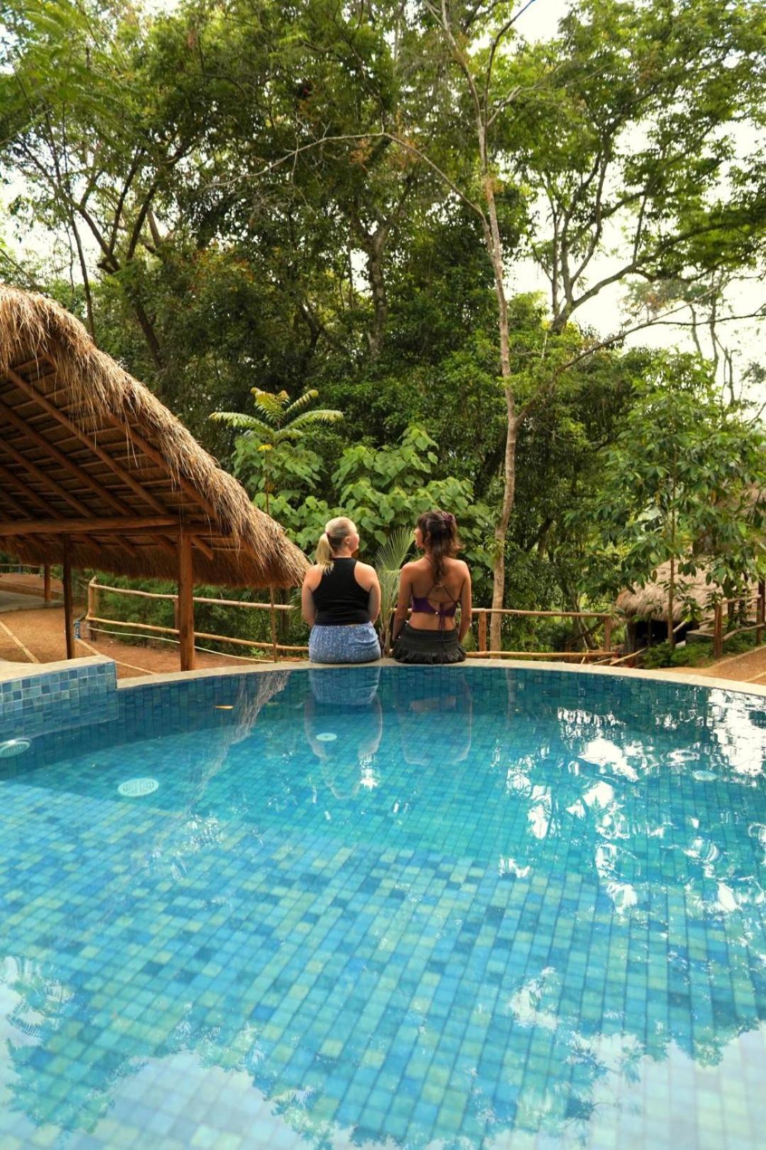 Resort Gaga Bees Ella