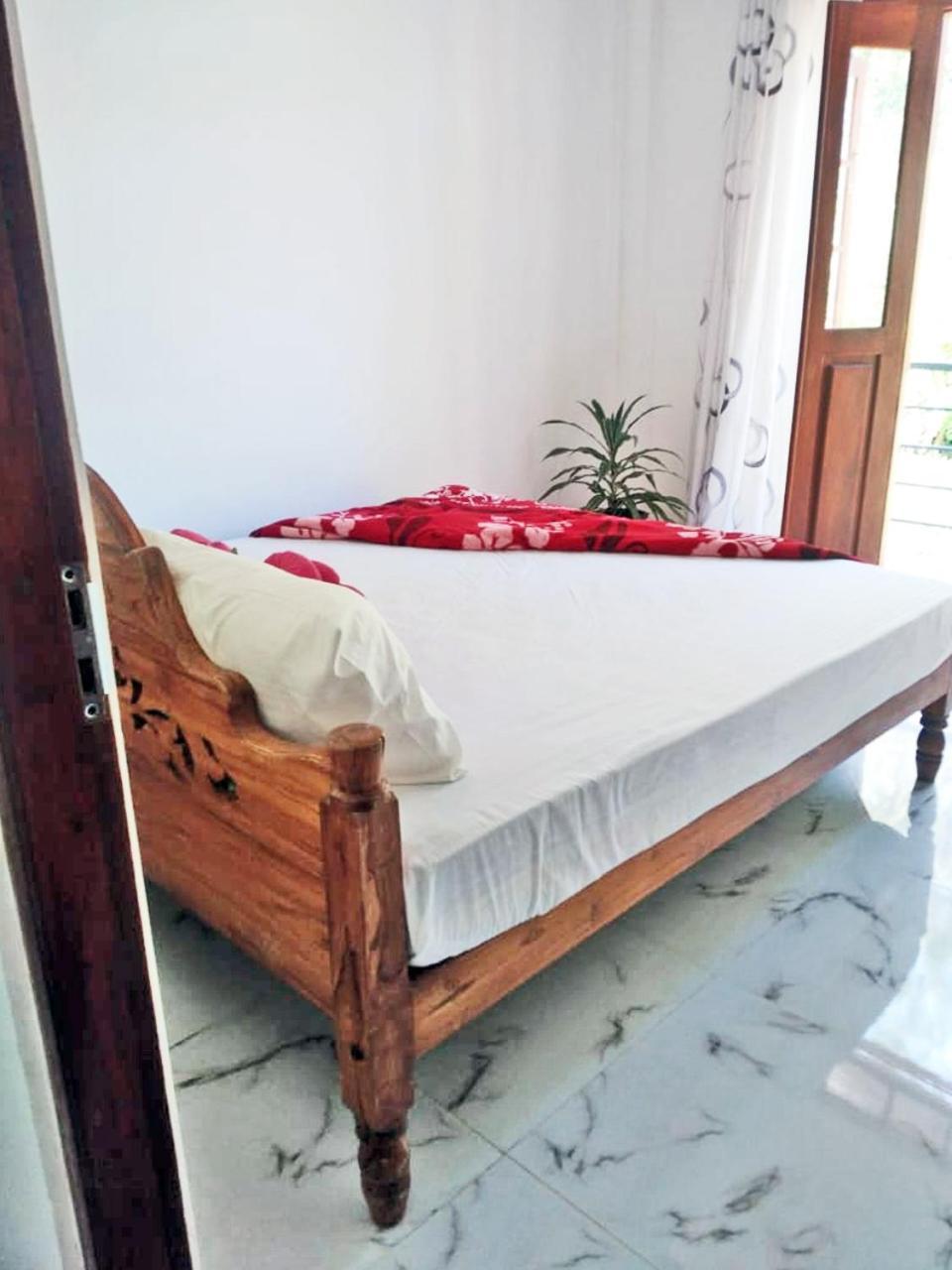 Villa Silver Tips