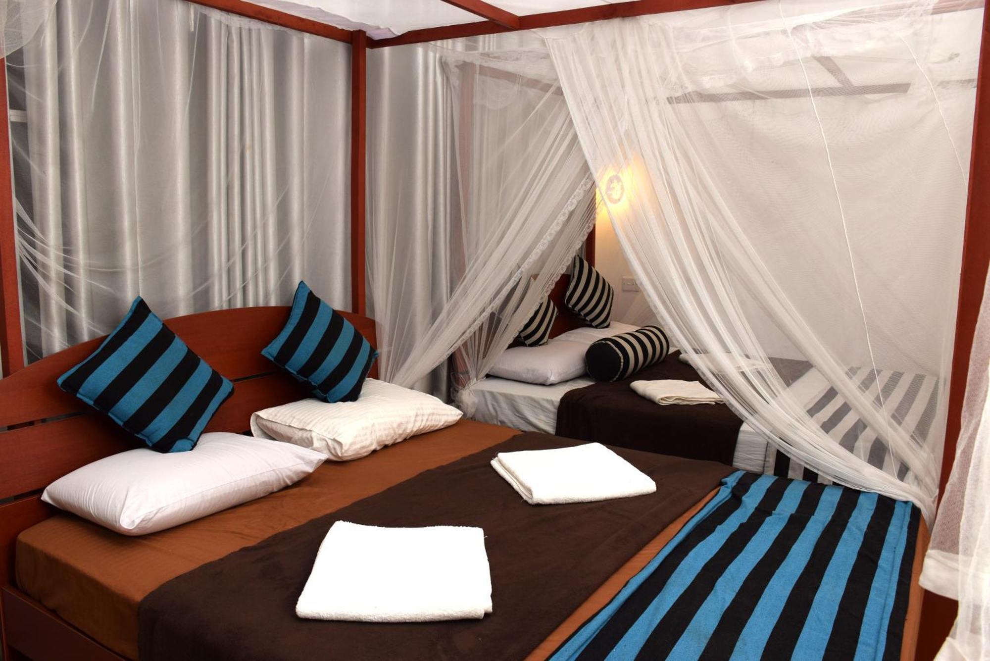 Luna Hotel *