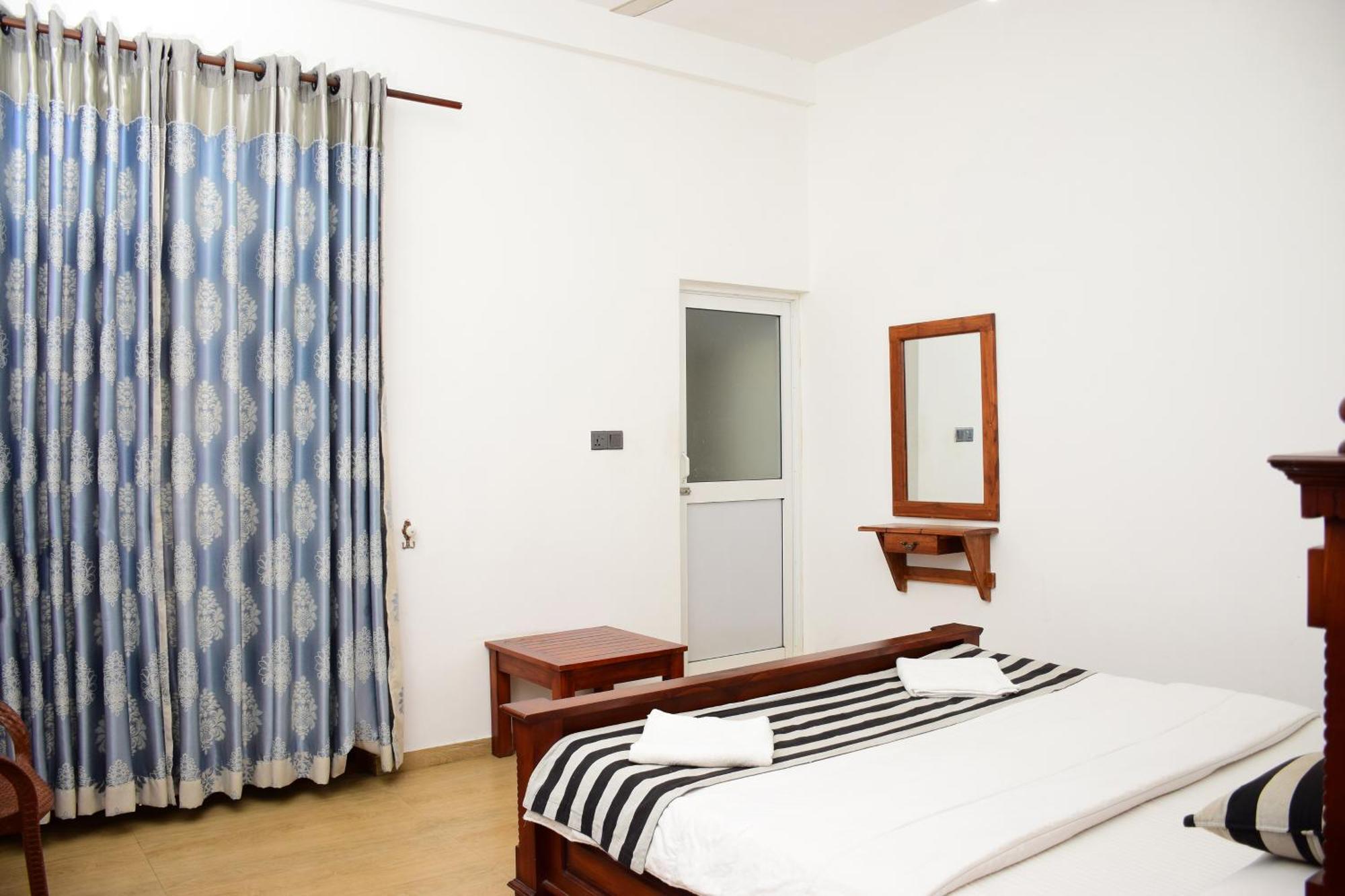 Luna Hotel