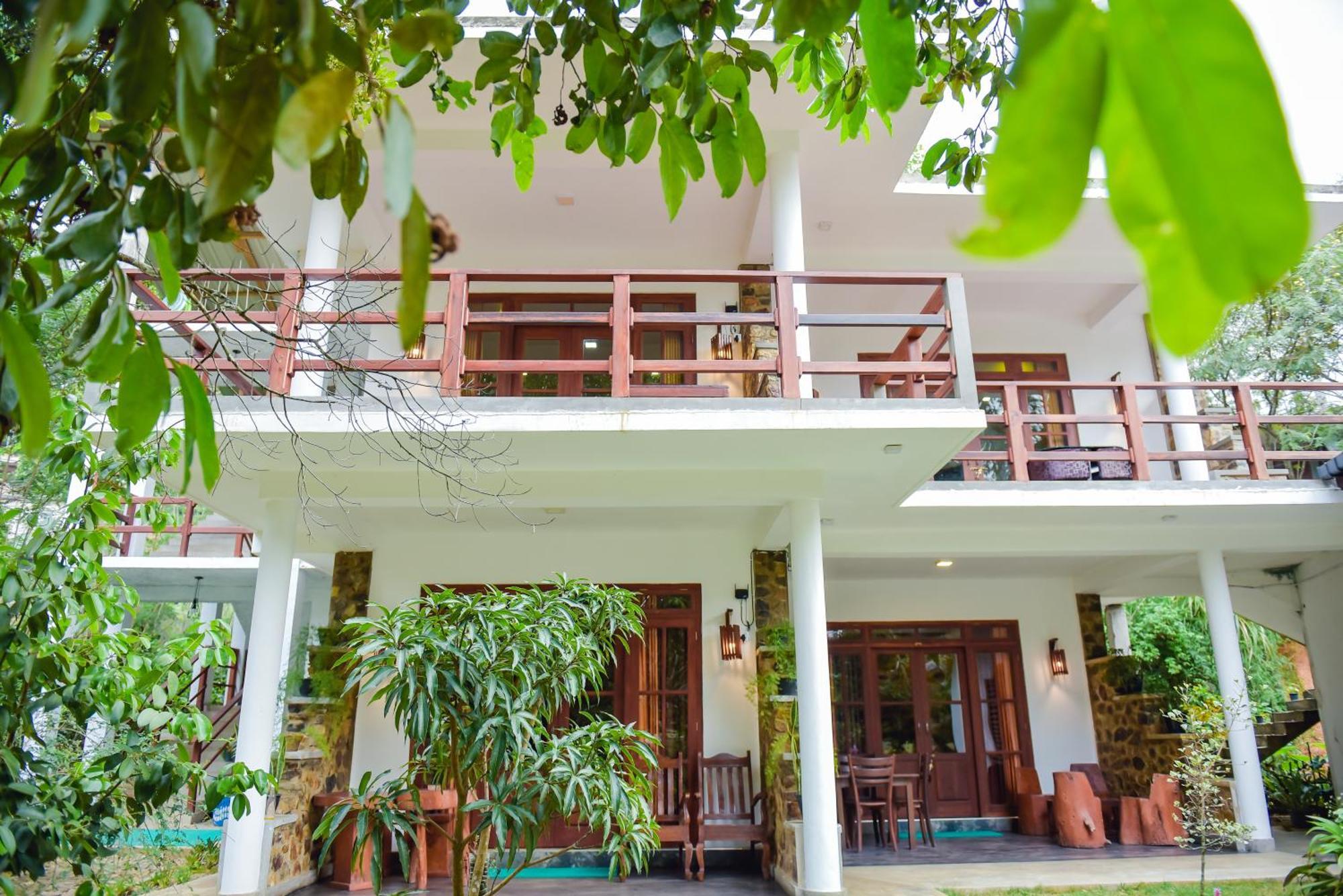 The Hotel 2*