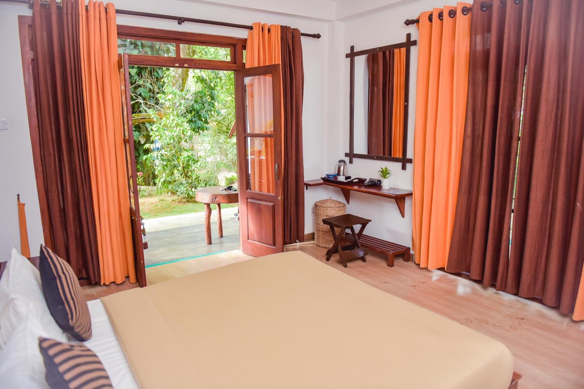 Hotel The 2*