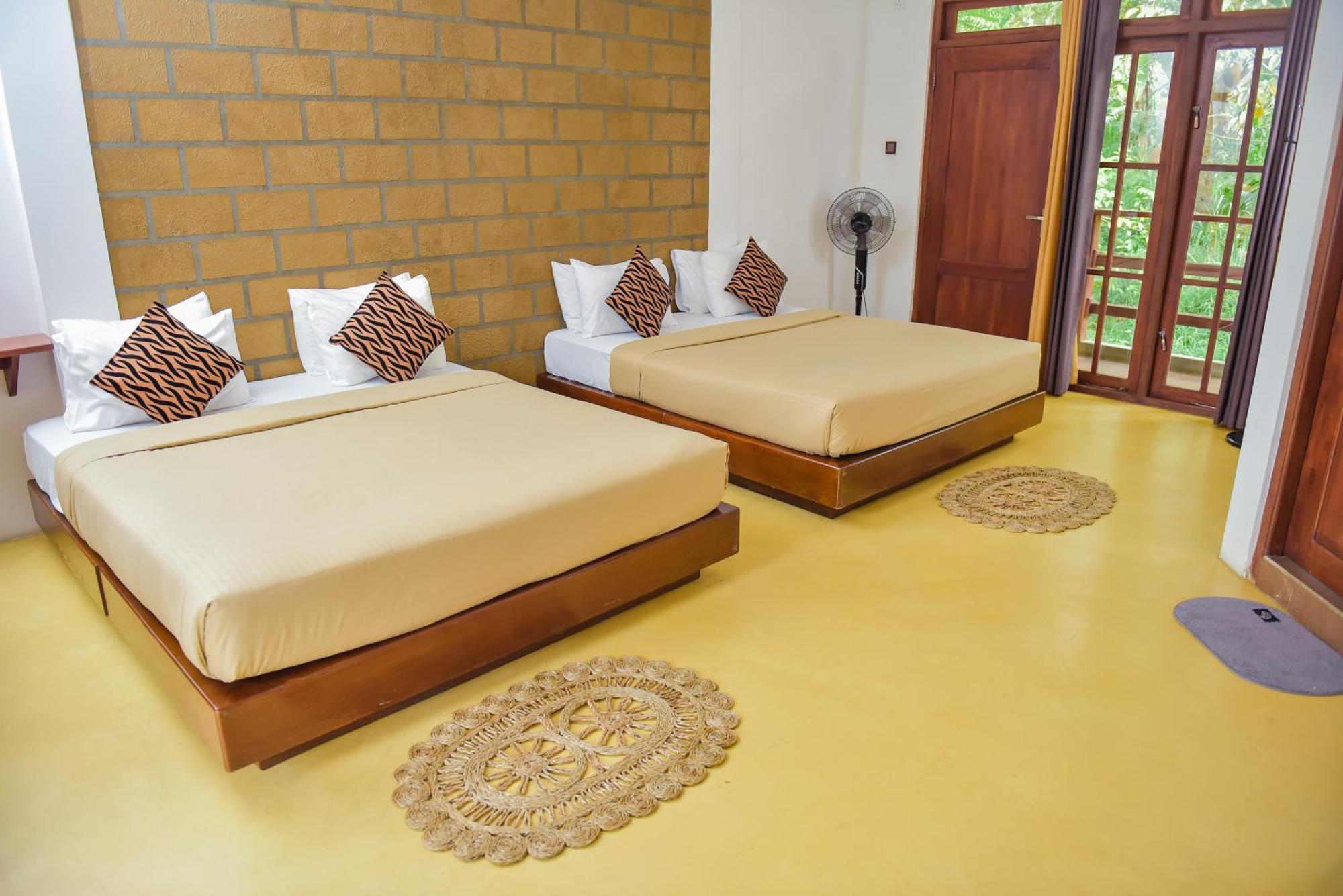 Hotel The 2*