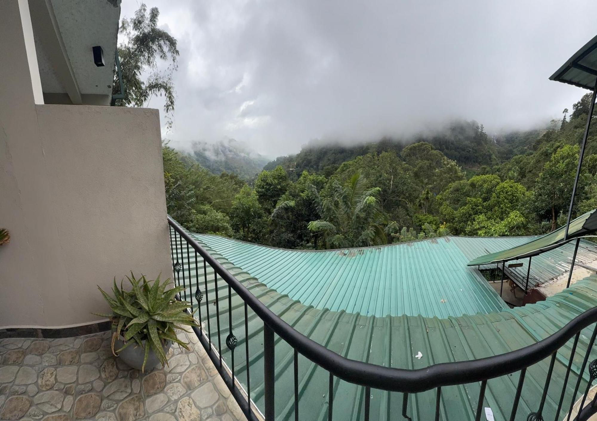 Rawana View Guest house *