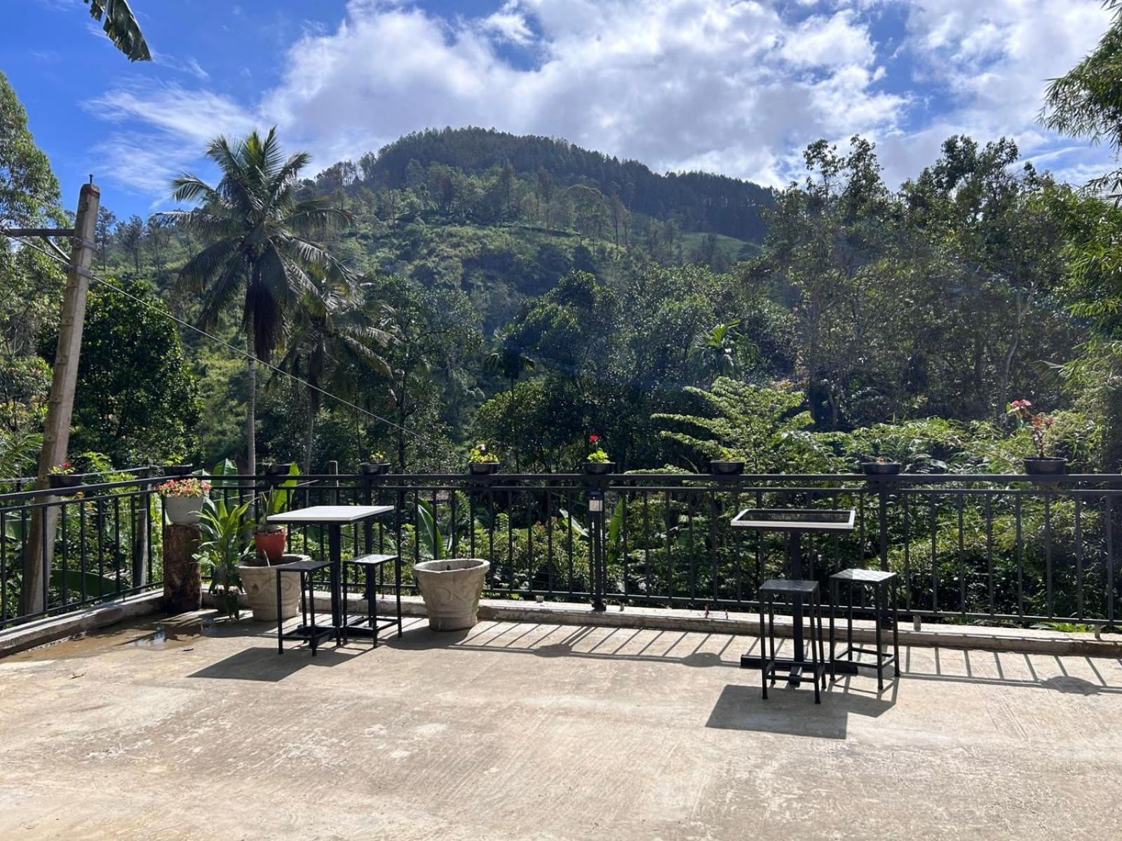 Thenulya Hotel