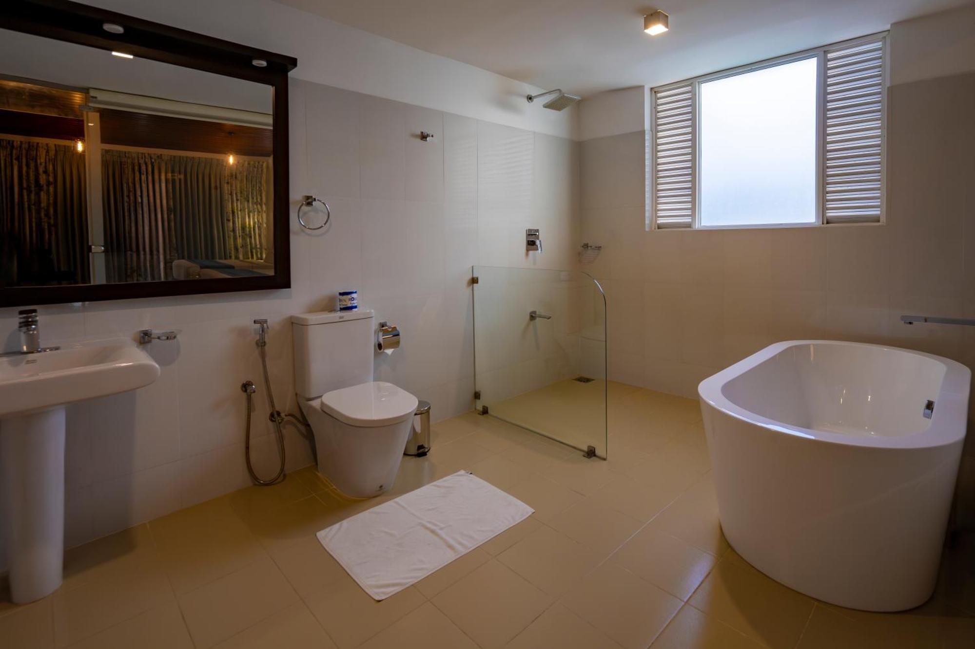 The Pinnacle Hotel 4*