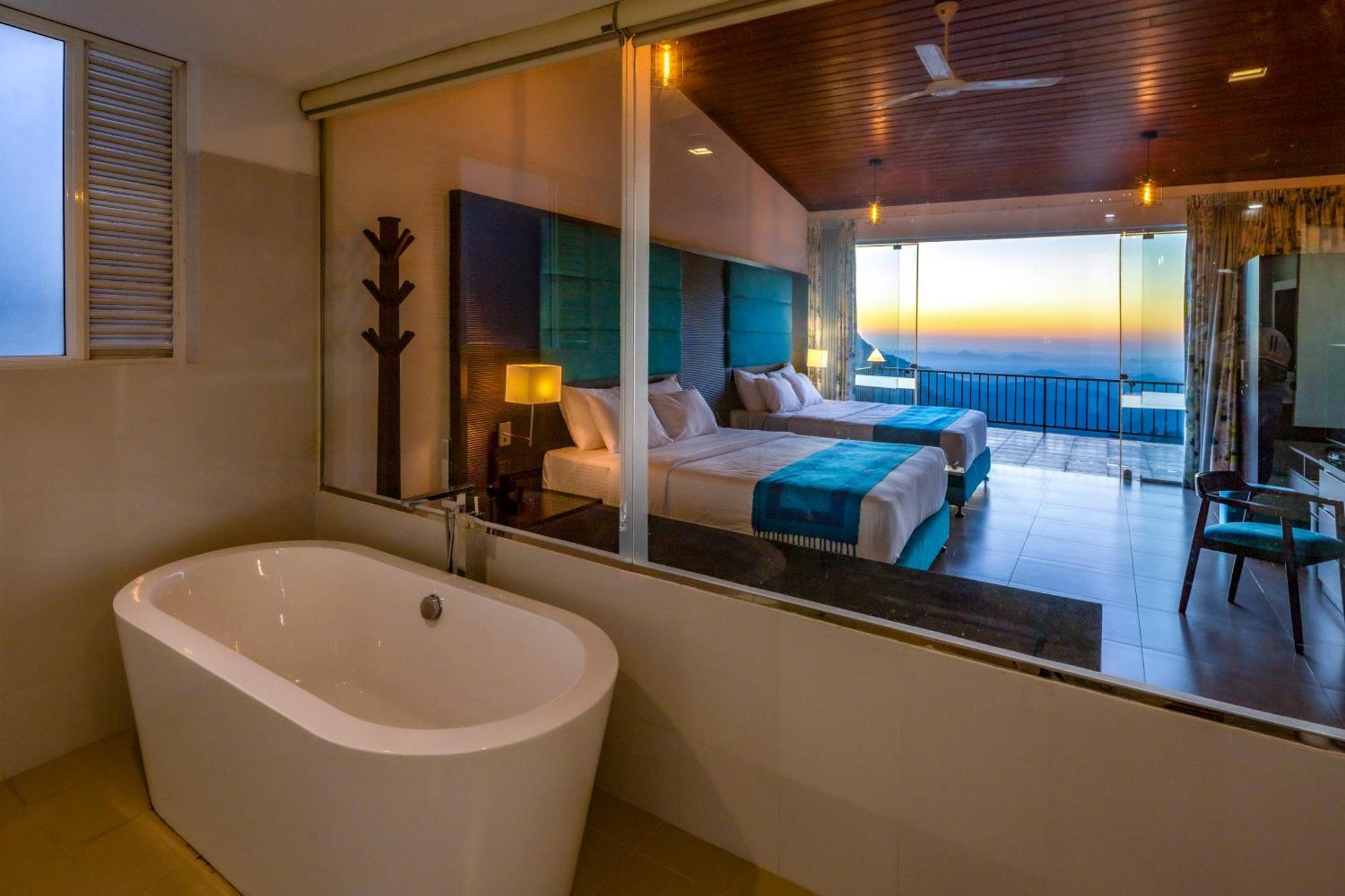 Hotel The Pinnacle 4*