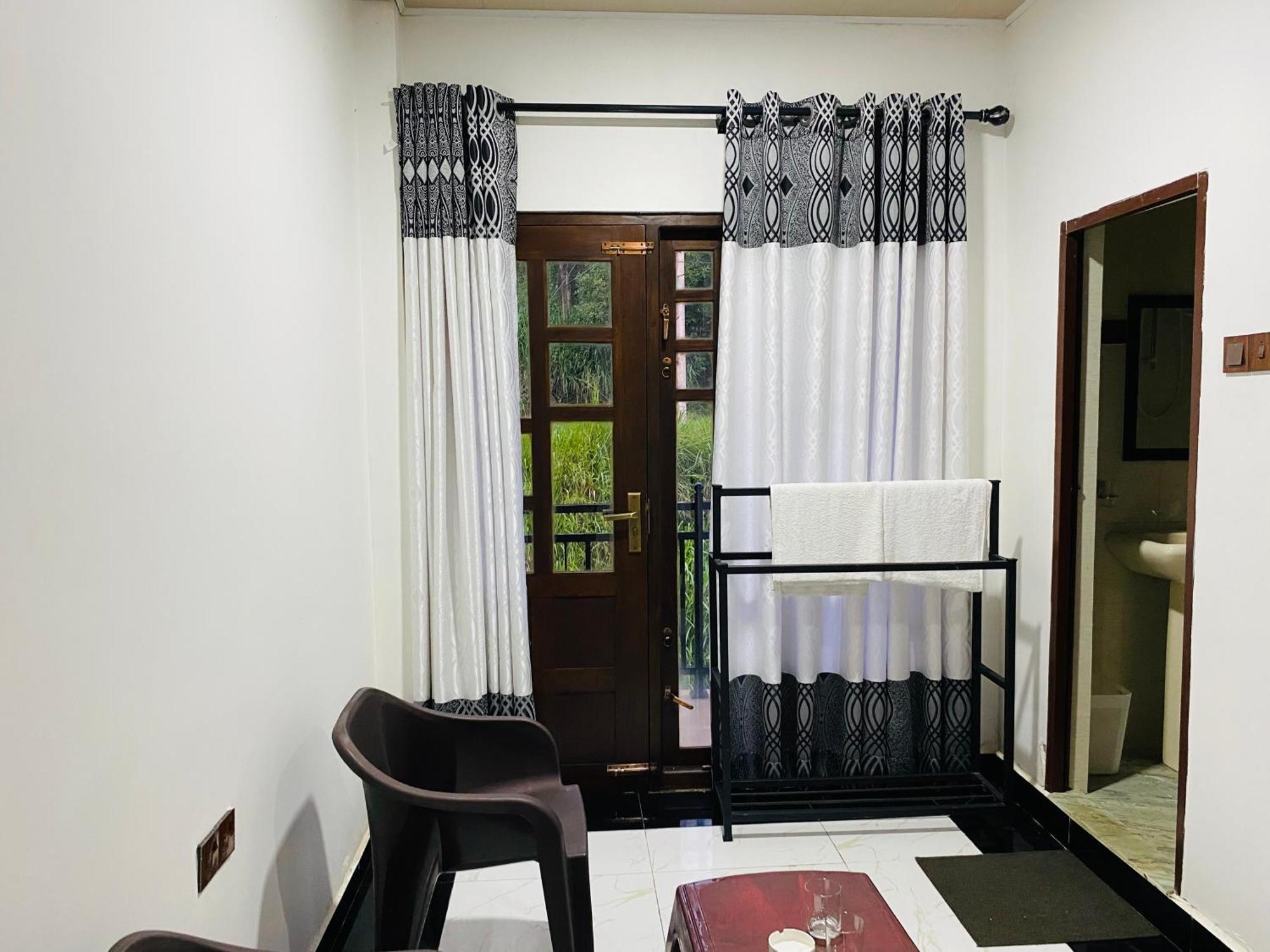 Hotel Hima @ Nine Arch