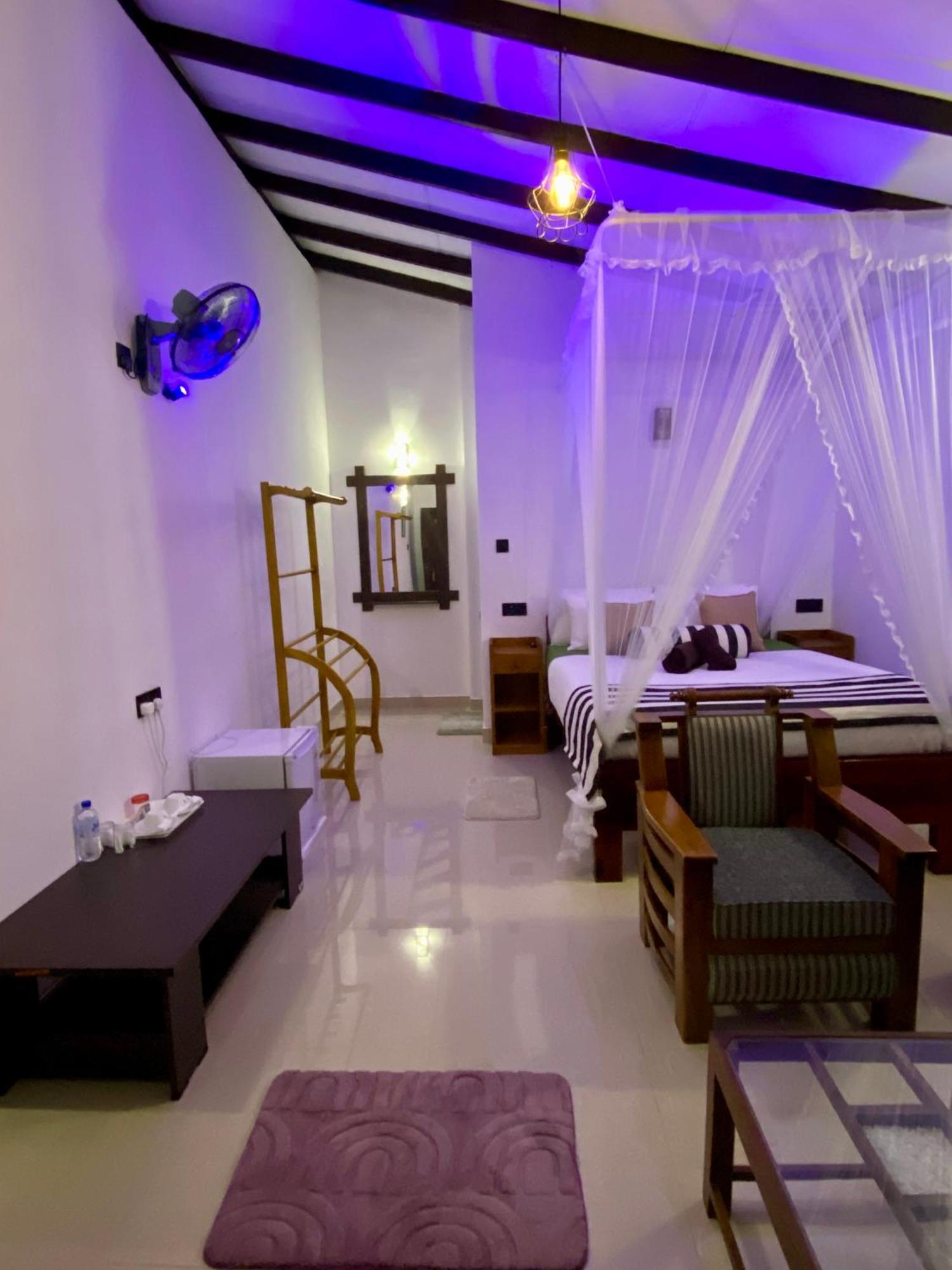 Hotel Cozy Waterfall Road *