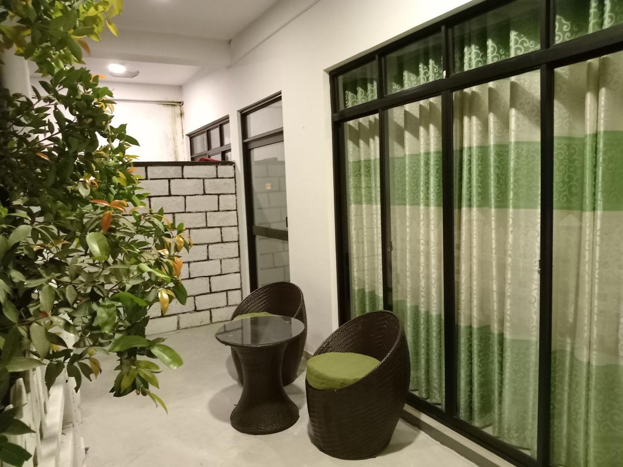 Slon White Elephant Hotel *