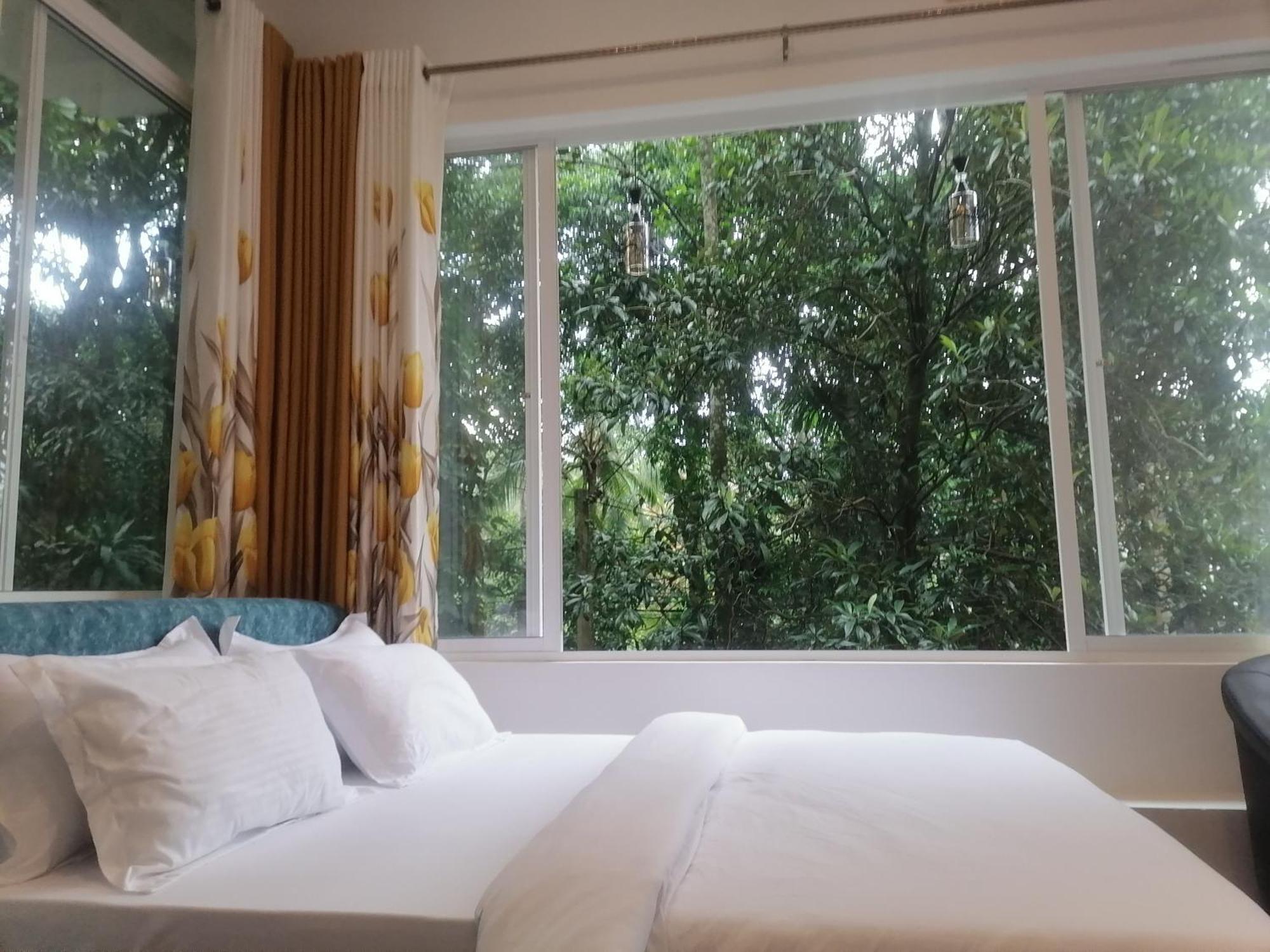 Summer Ambagolla Hotel 2*