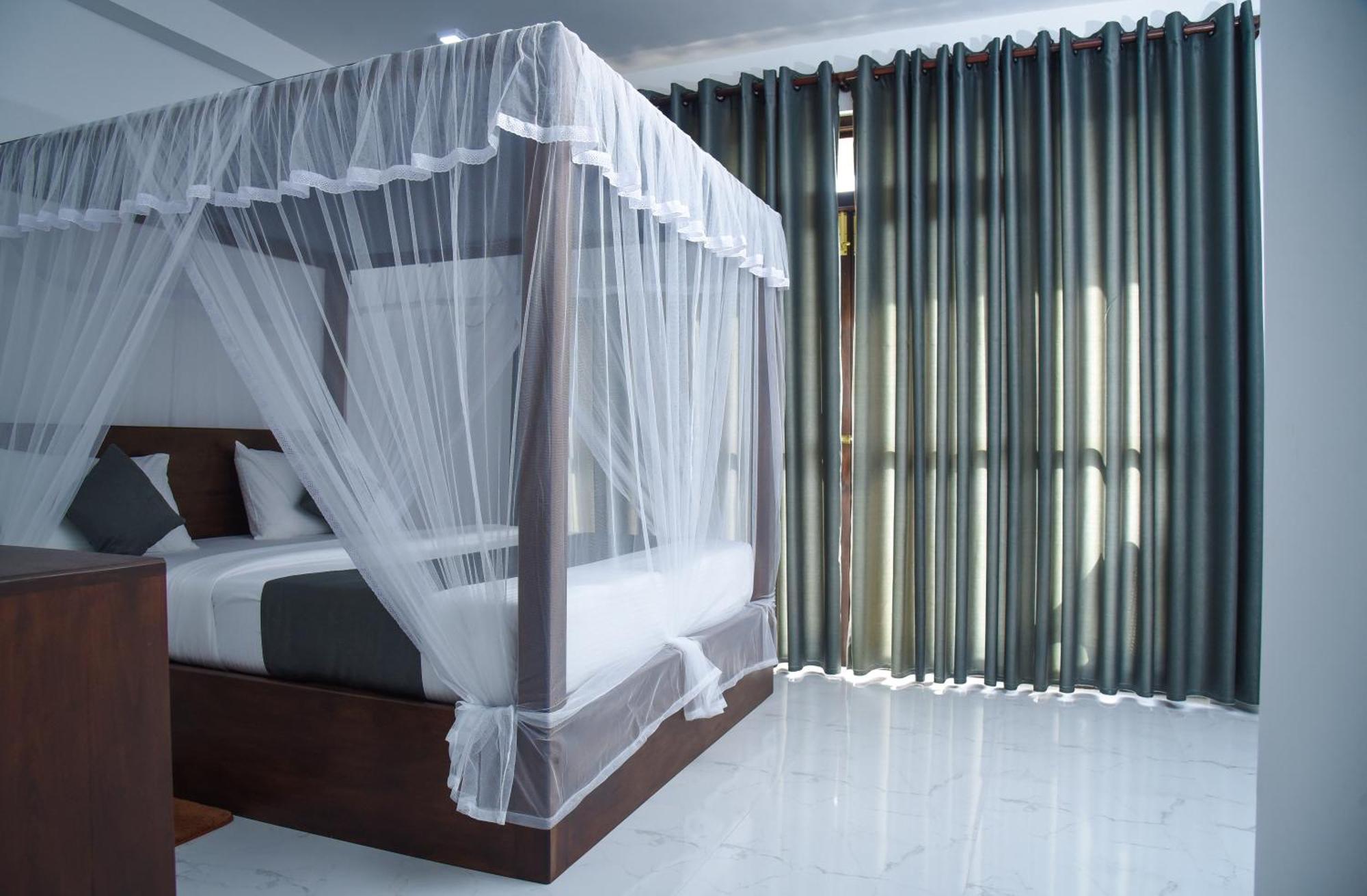Ever Breeze Hotel 2*
