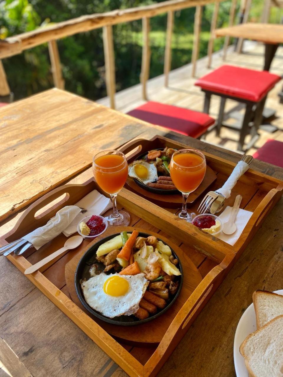 Grill Restaurant *