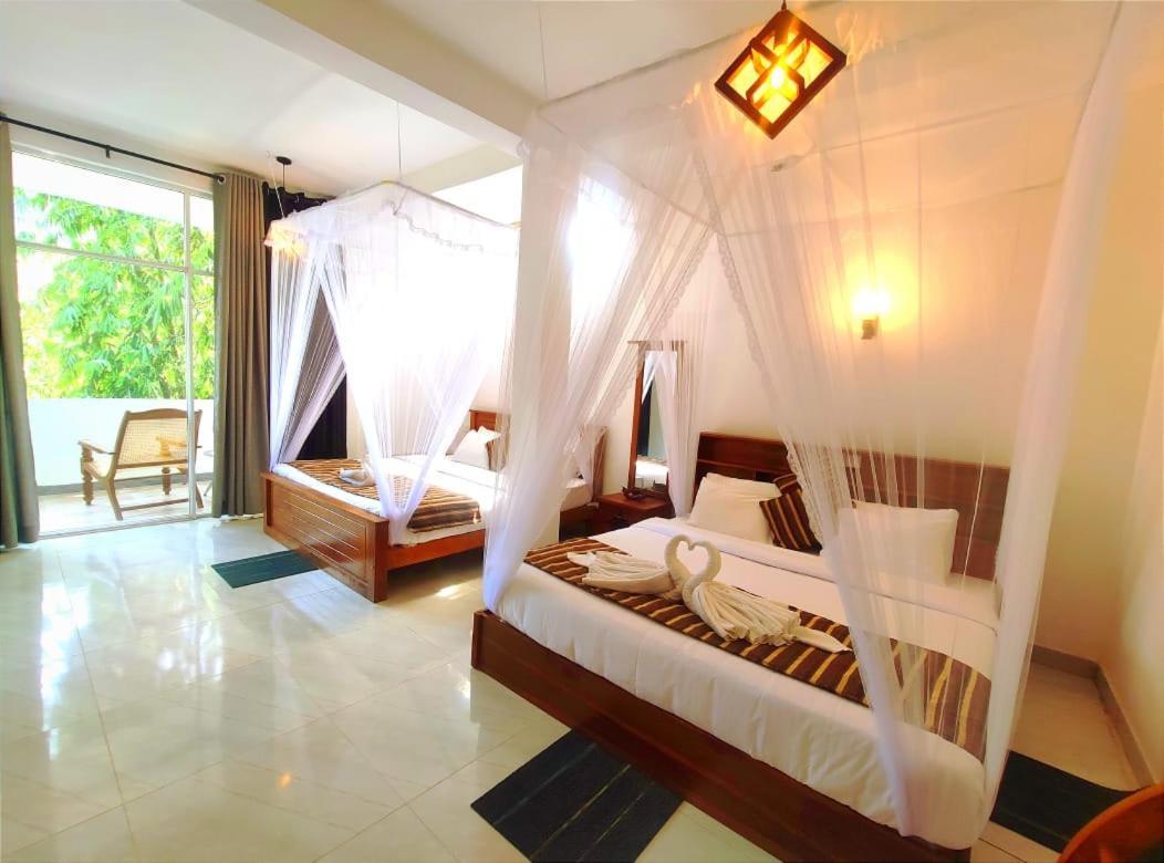Kai Kazee Hotel Ella