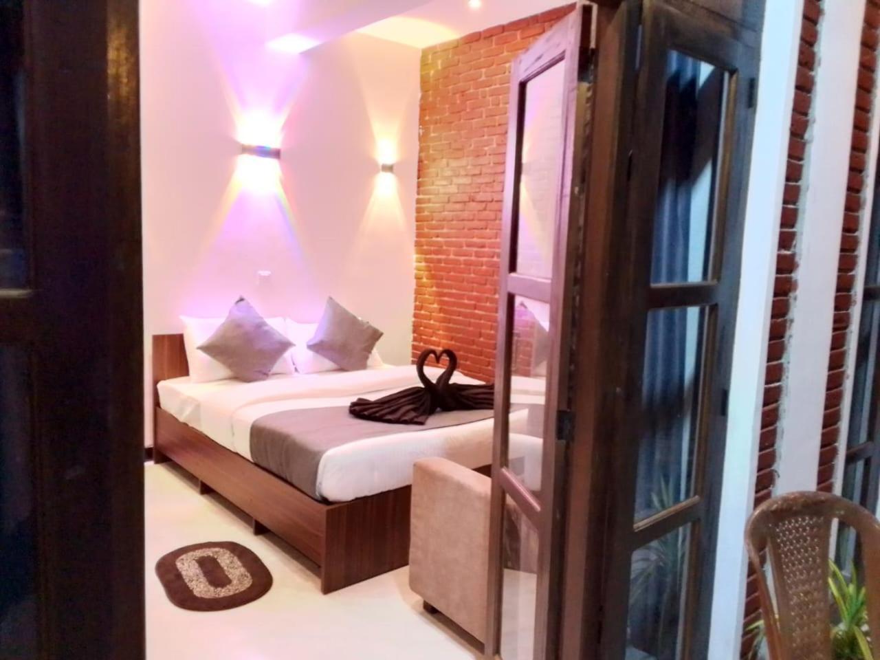 Nature Rock Guest house *
