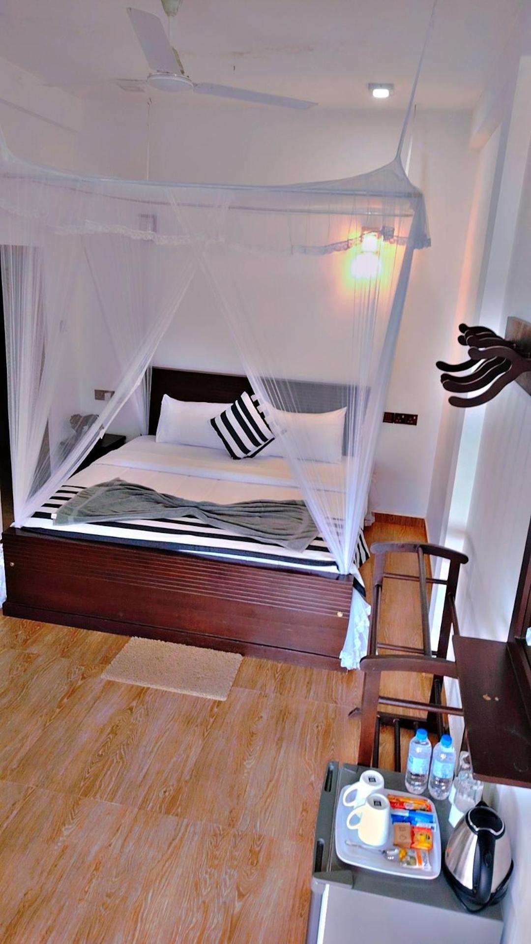 Chathus Place Guest house *