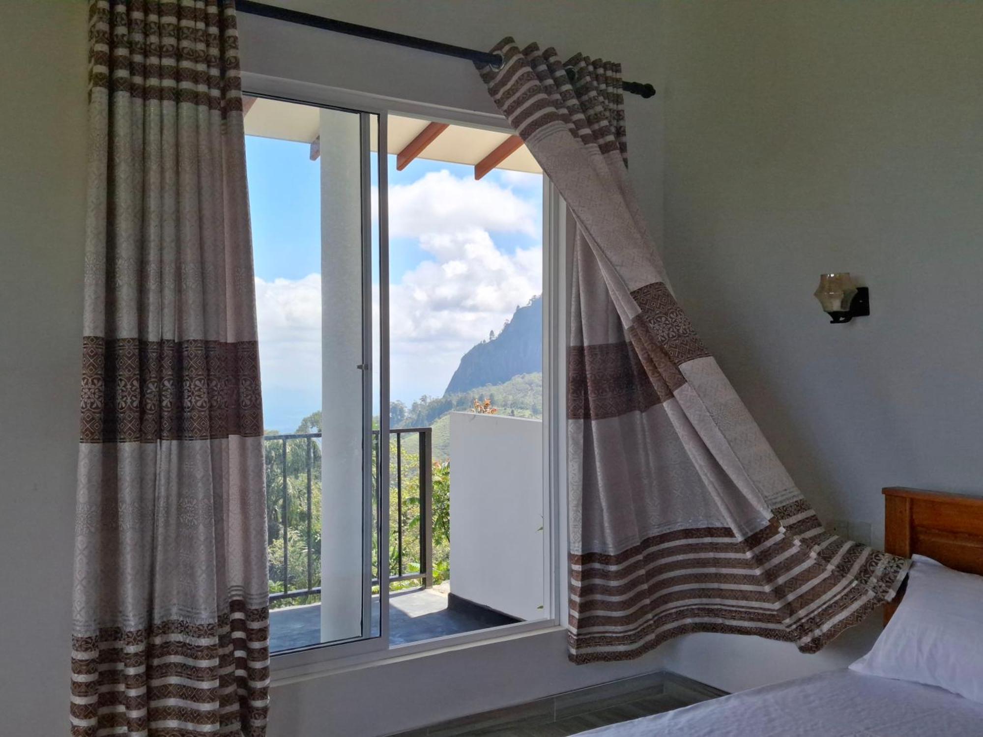Pearl View 3*