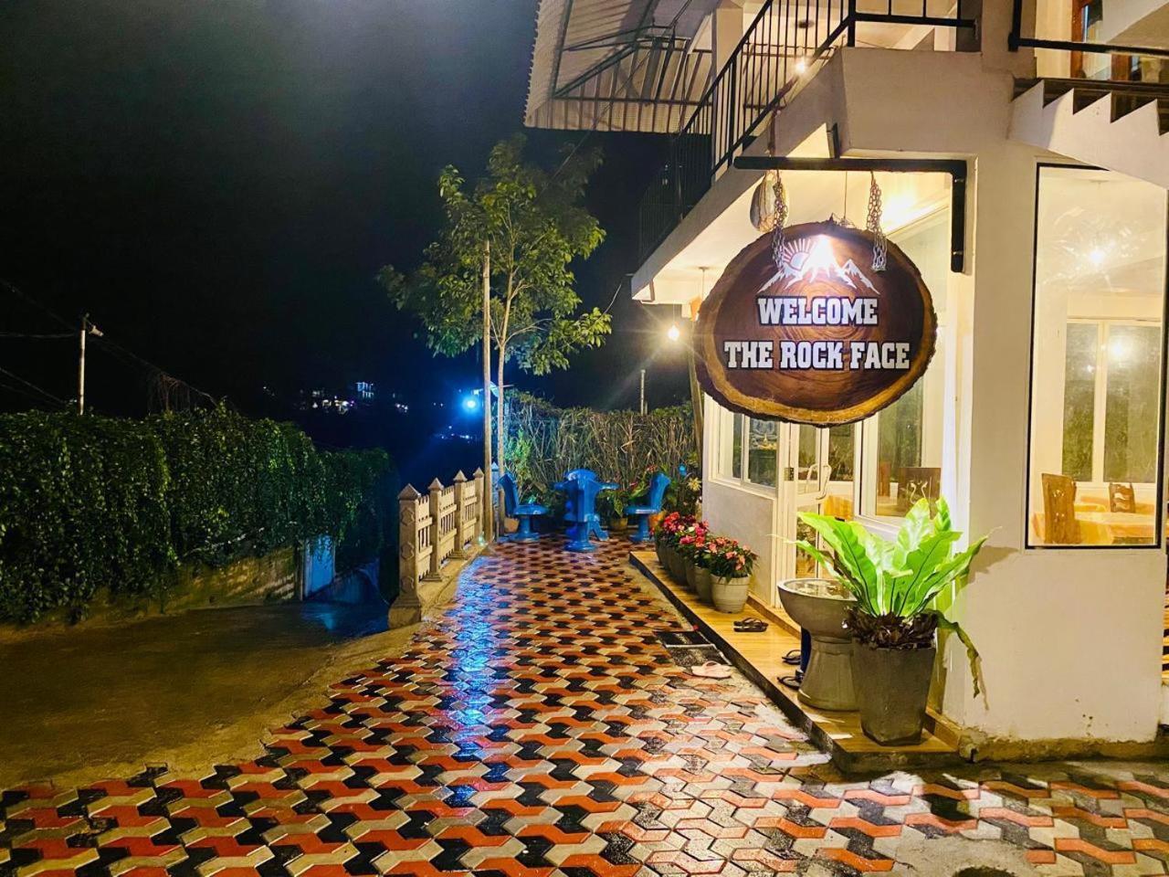 The Rock Face Guest house Ella