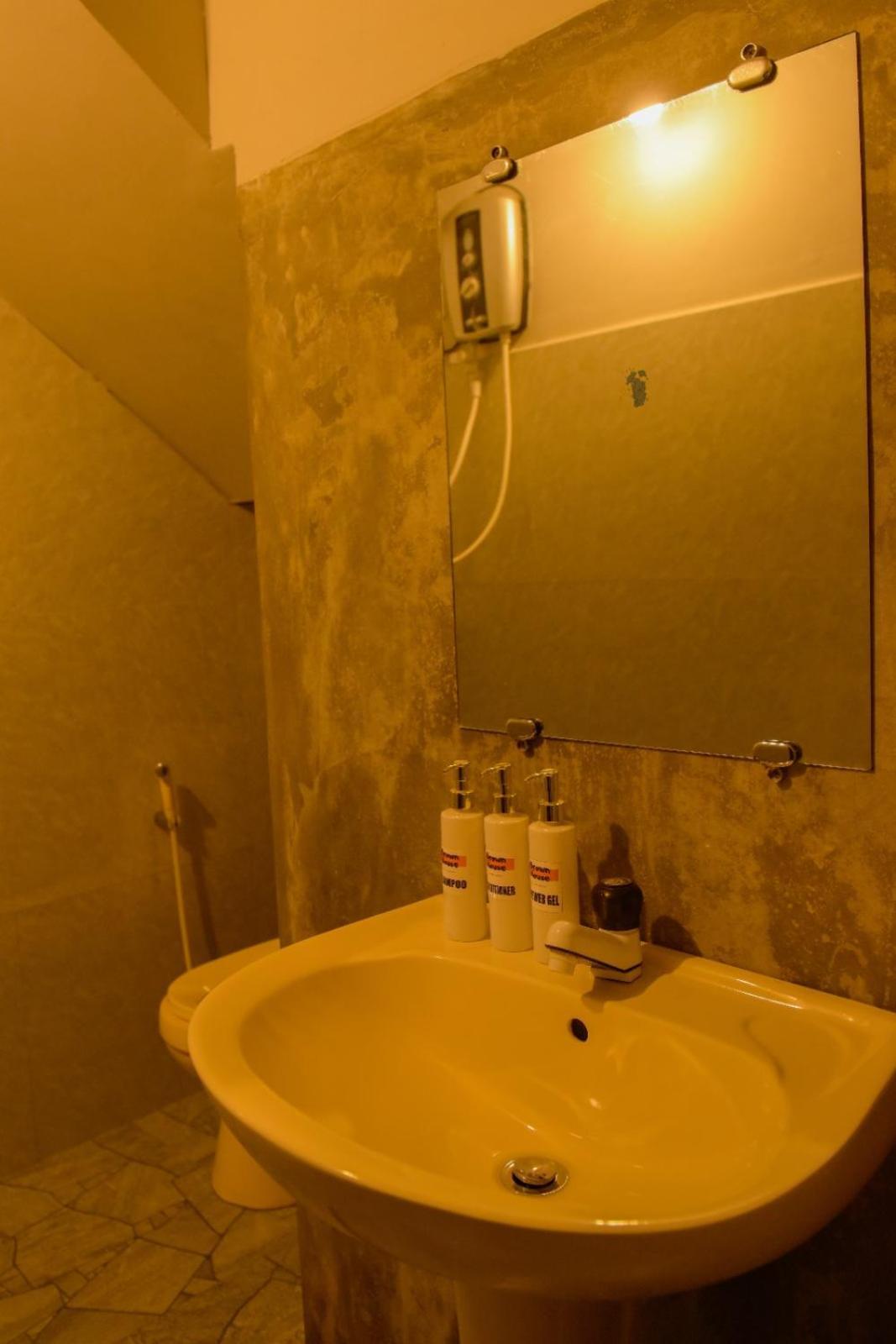 Brown House Hotel