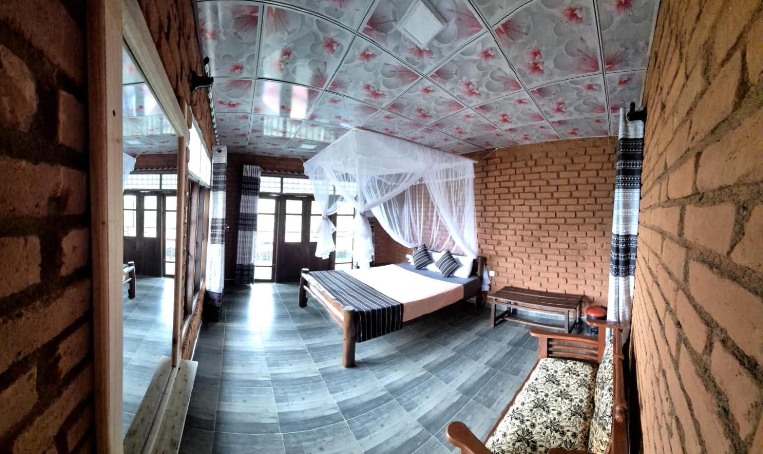 Apurvi Homestay *