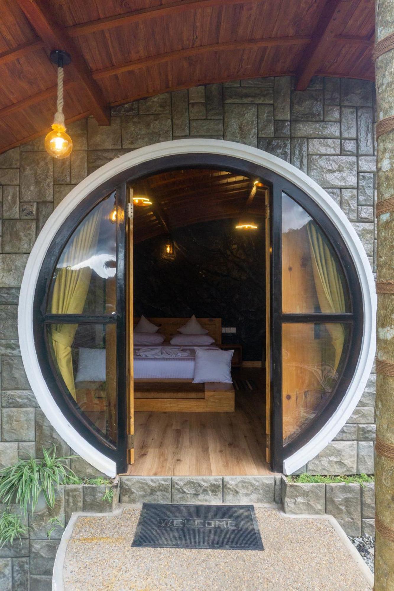 Hobbit Hole Hideaway Bed & Breakfast