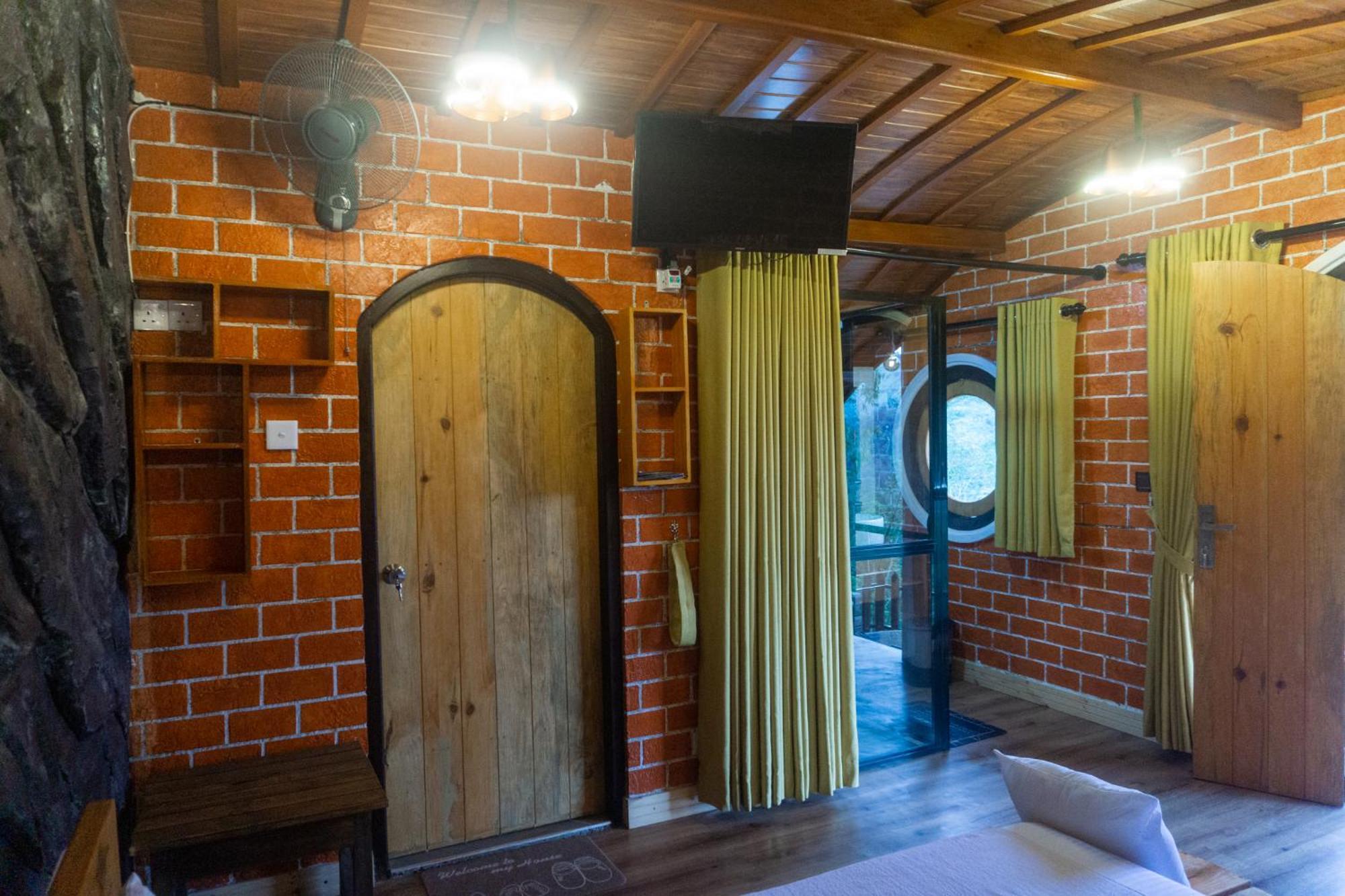 Hobbit Hole Hideaway Bed & Breakfast Ella