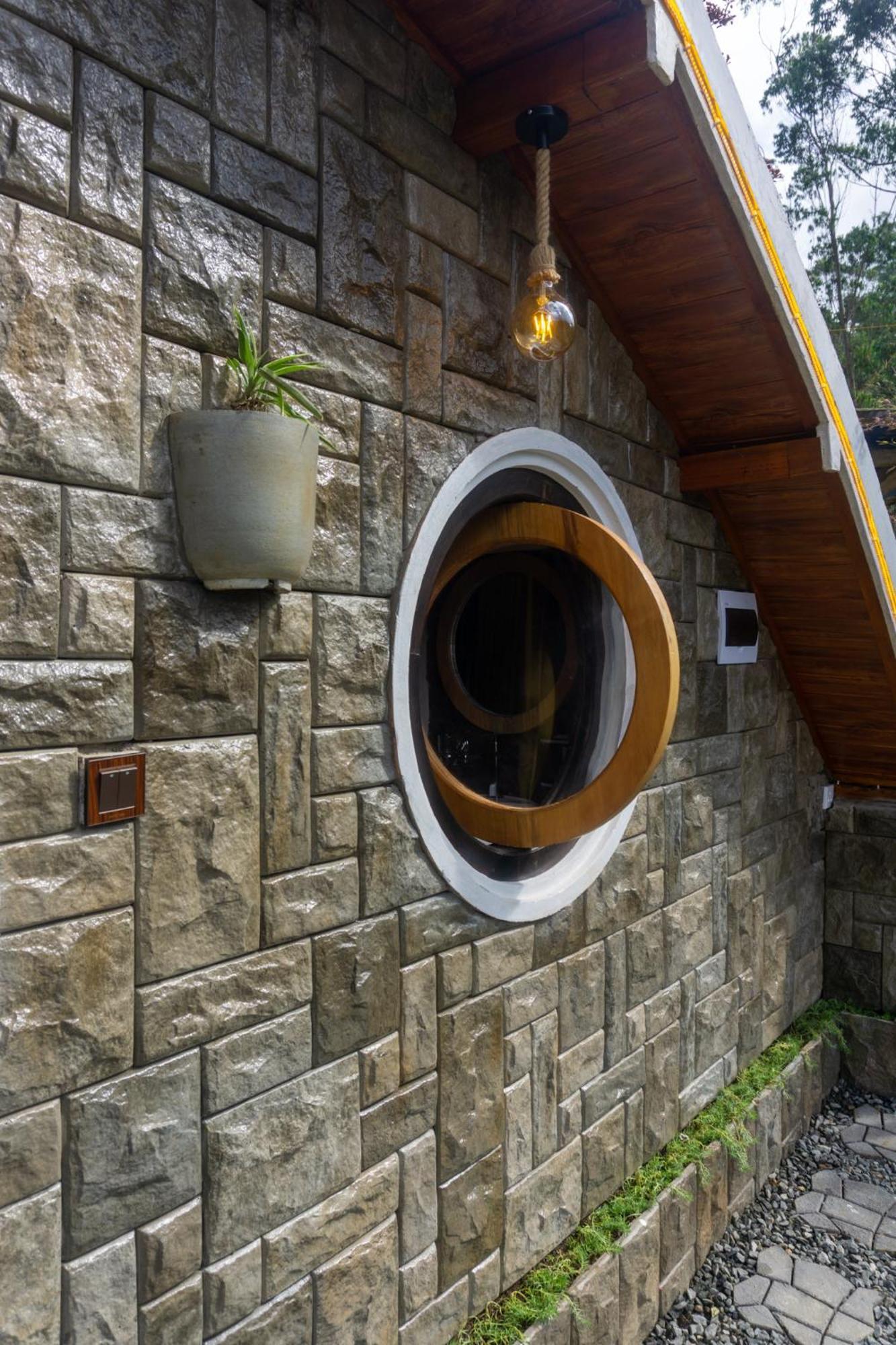 Hobbit Hole Hideaway *