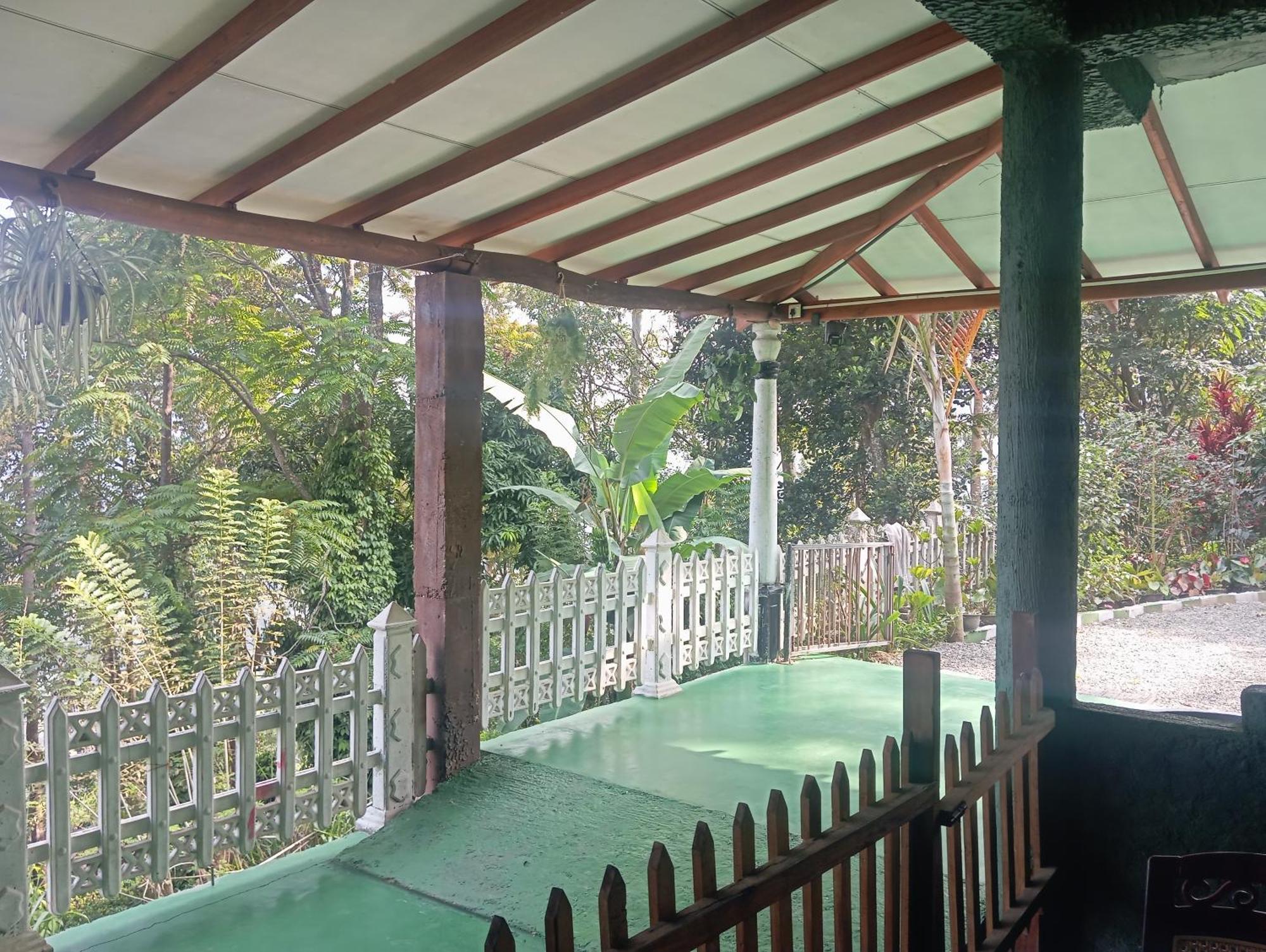 Homestay Stone Shack