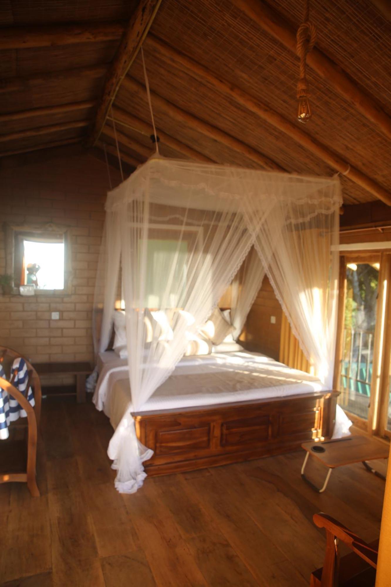 Lodge Jungle Cave *