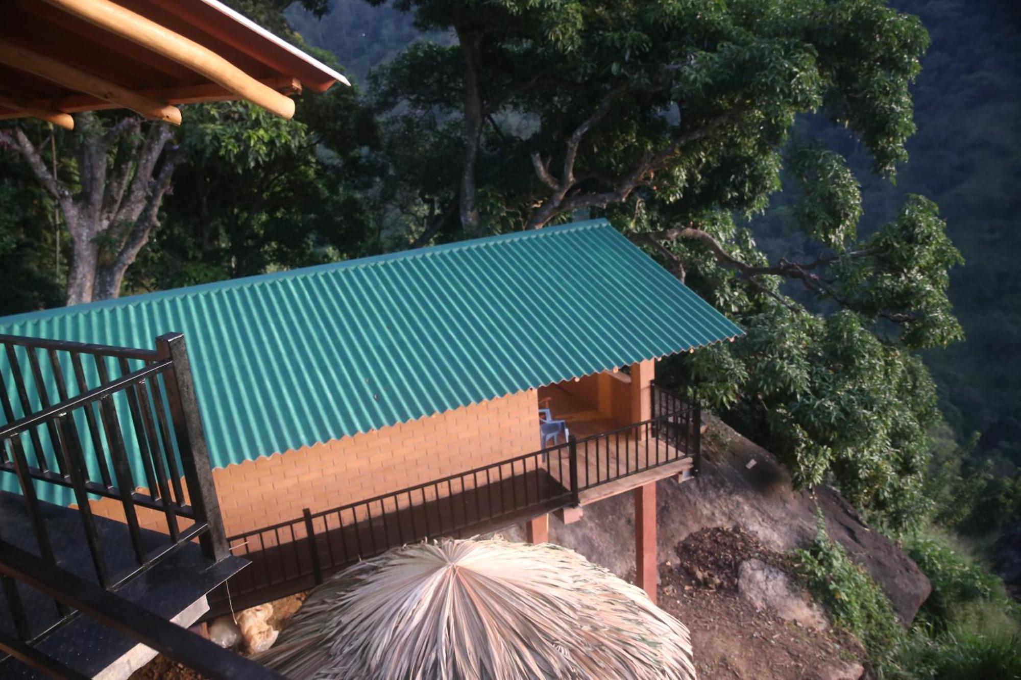 Lodge Jungle Cave
