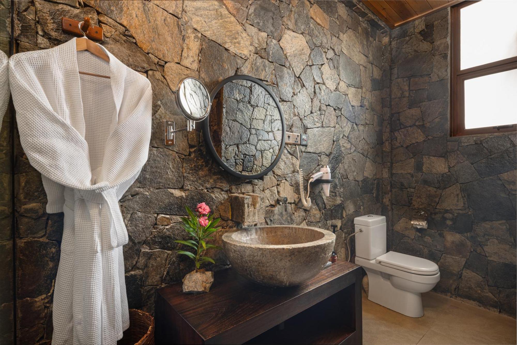 Hotel 98 Acres & 5*