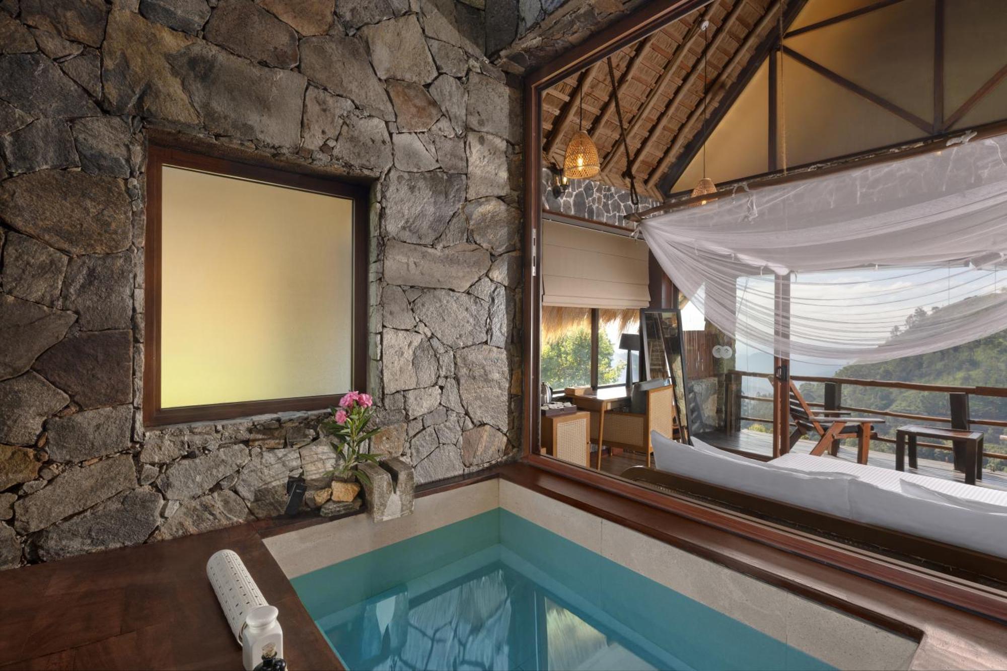 Hotel 98 Acres &