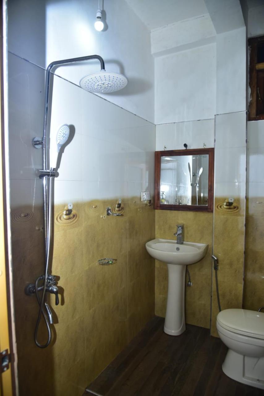 3arch Guest house *