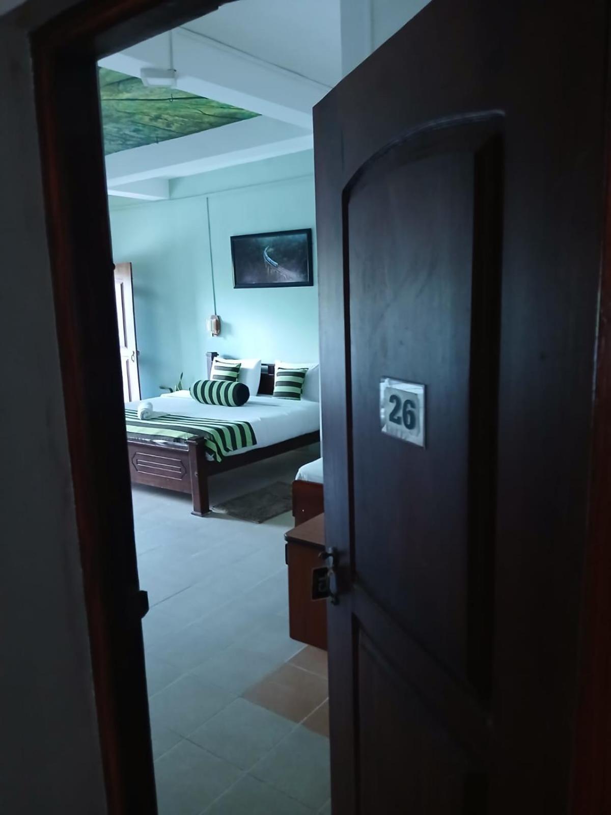 The Peak Hotel 3*