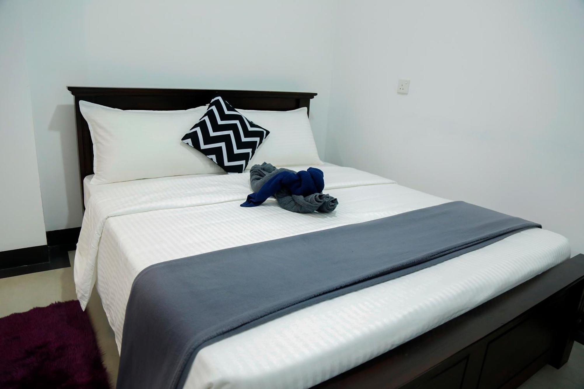 Hotel 4 Axes *
