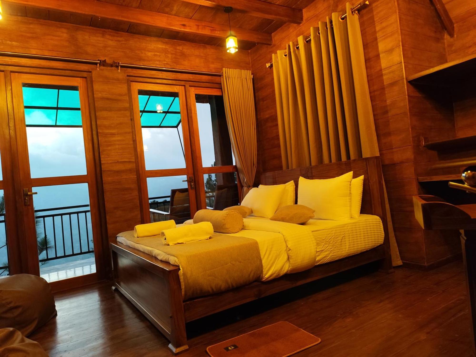 Miracle View Lodge *