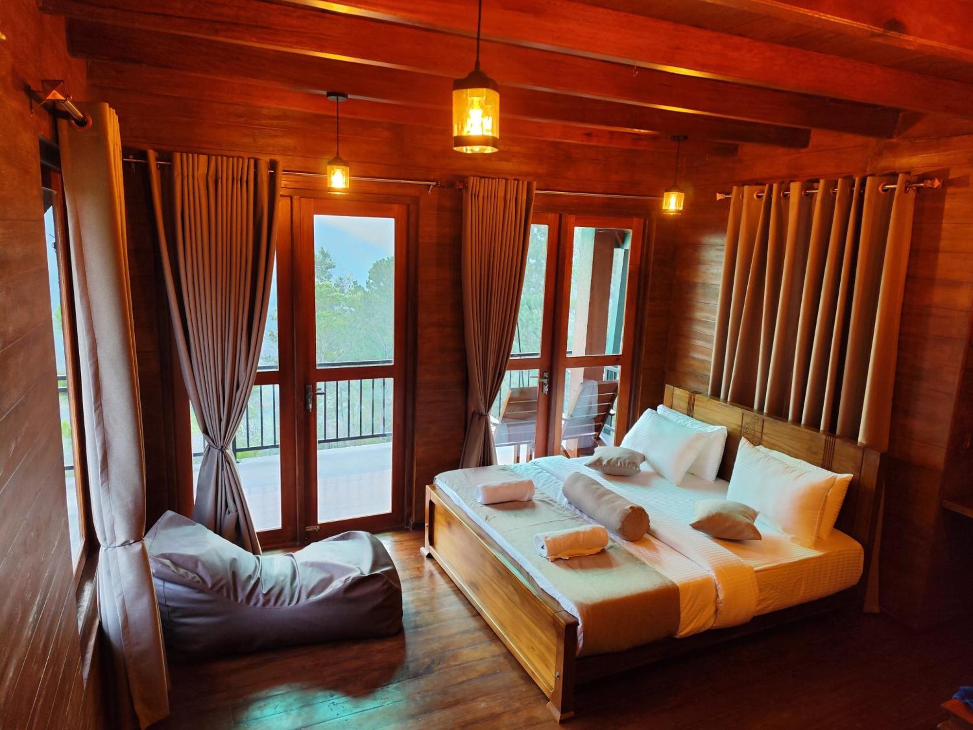 Miracle View Lodge *