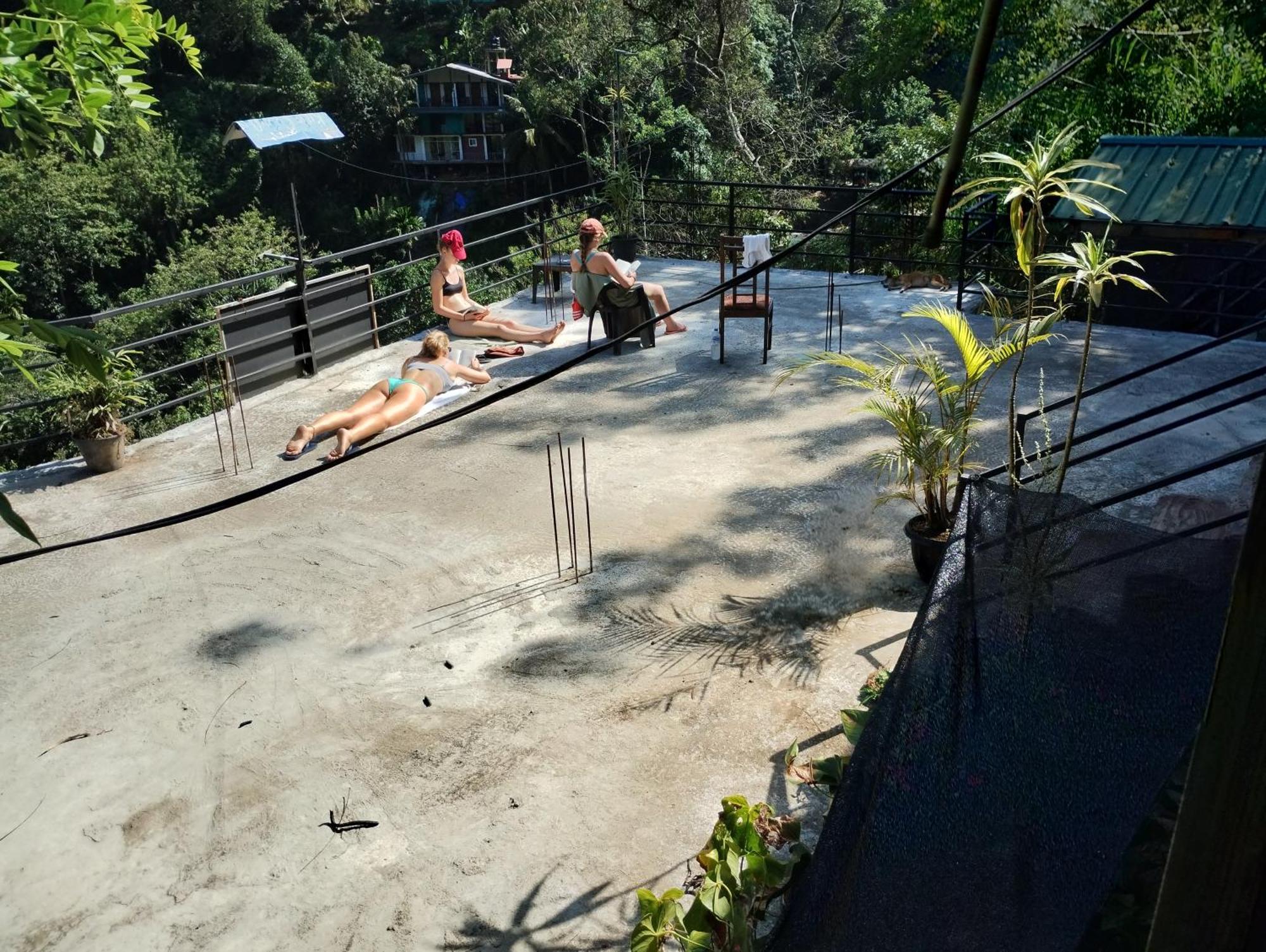 Lucky Panoramic Hotel