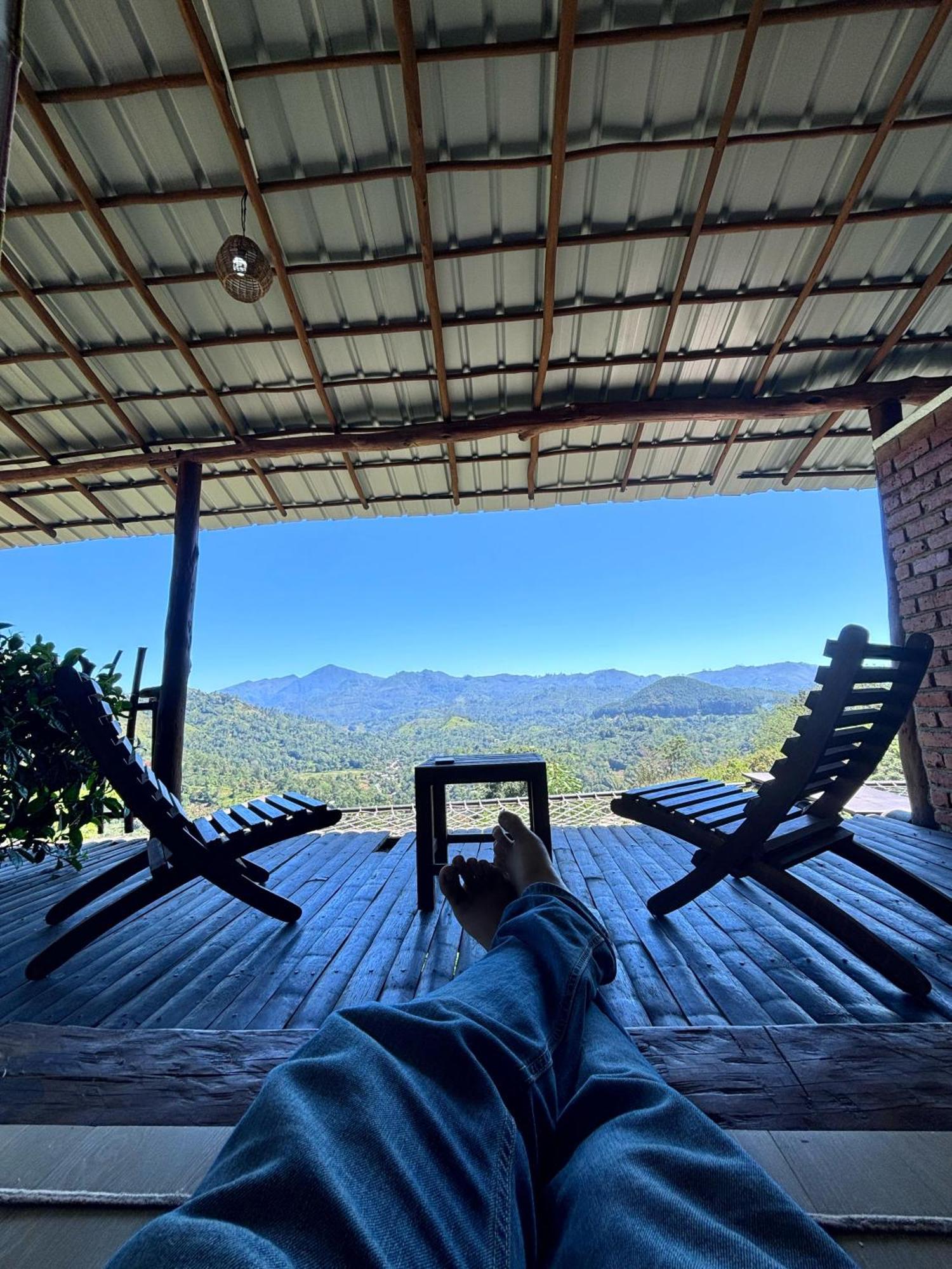 Brisk Retreat * Ella