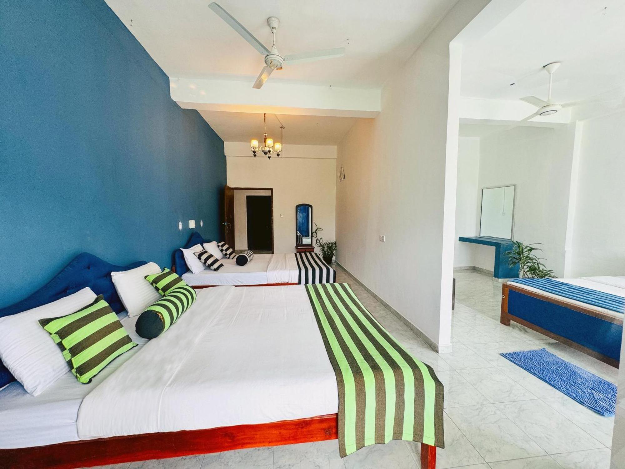 Hotel The Peak 3*