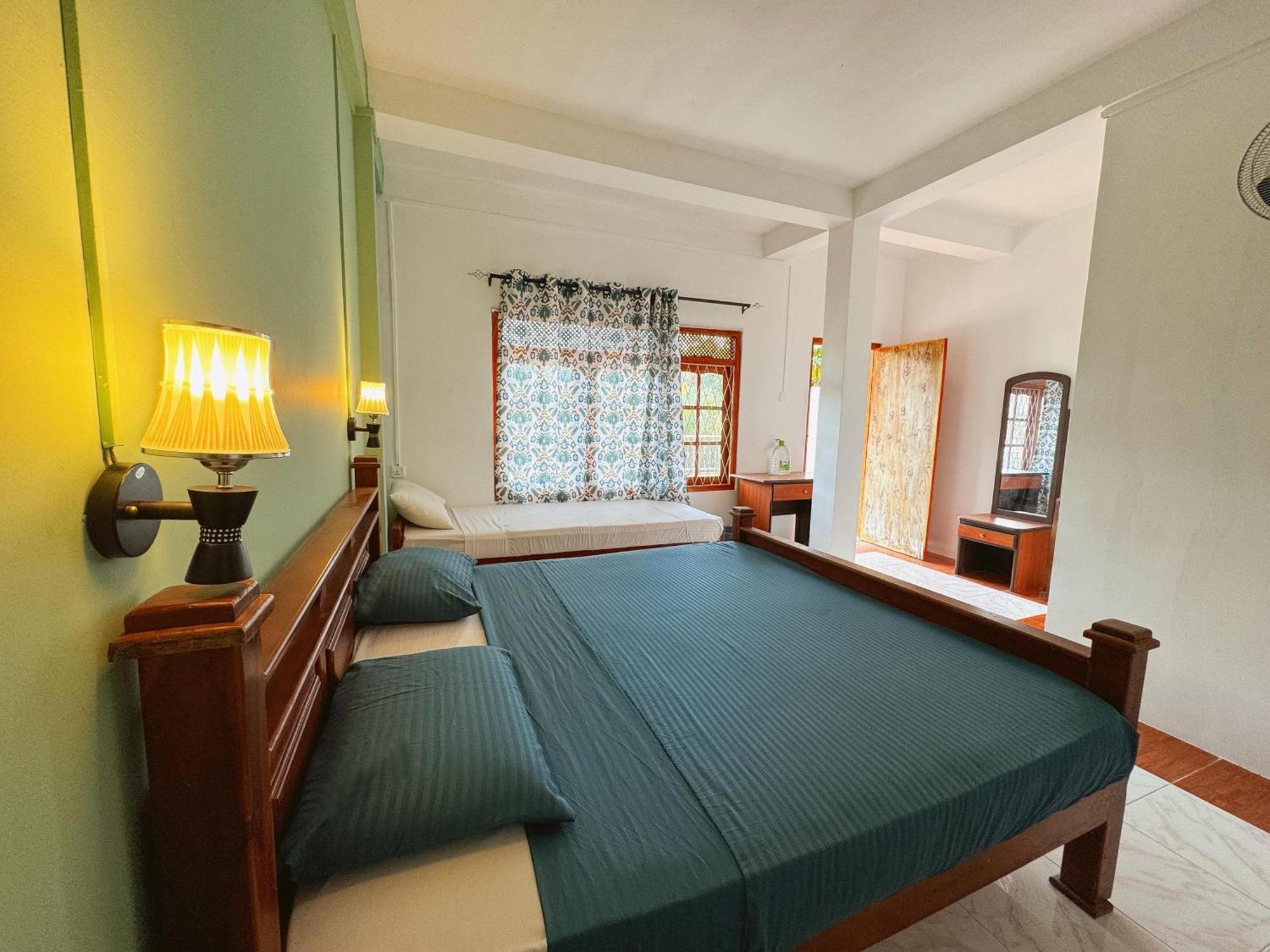 Hotel The Peak 3*