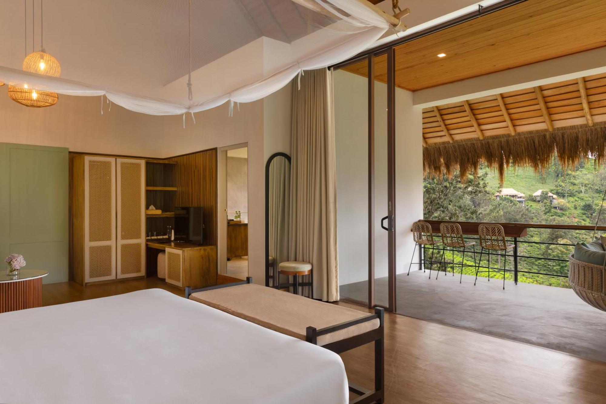 98 Acres & Hotel Ella