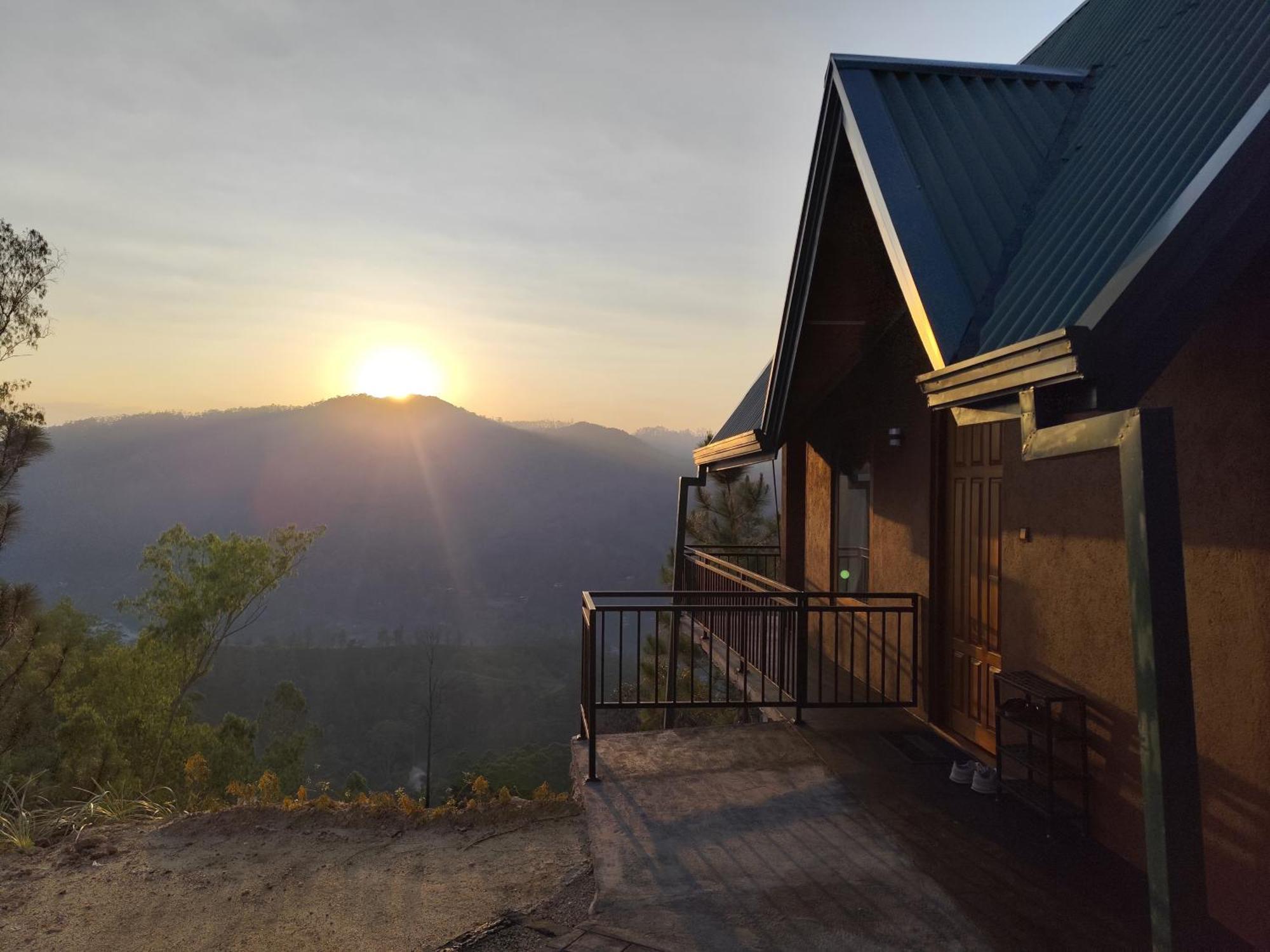 Lodge Miracle View *