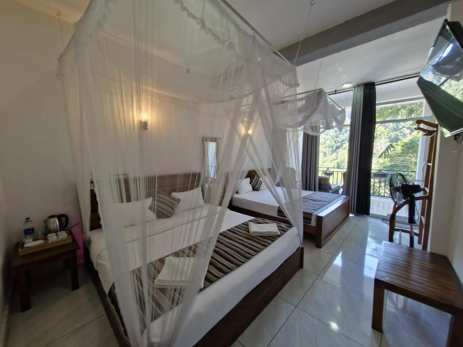 Kai Kazee Hotel Ella