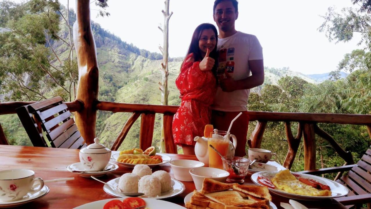 Homestay Mountain Range