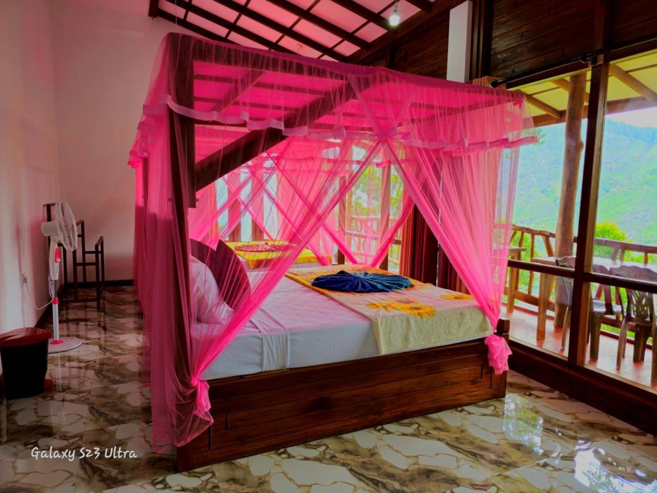 Mountain Range Homestay Ella
