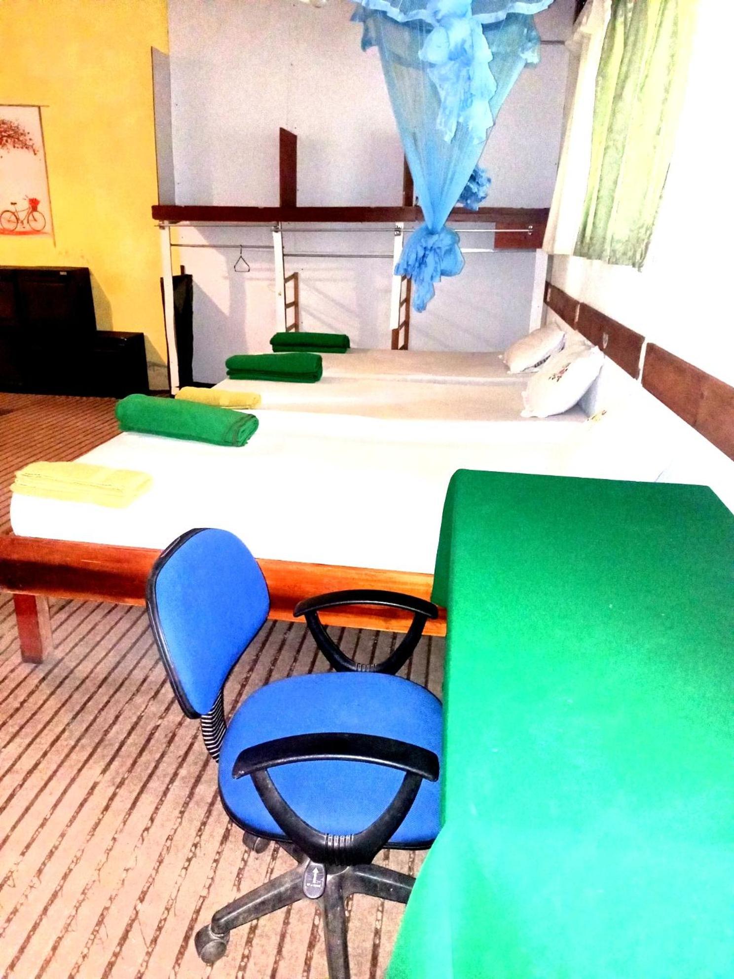 Foret Hostel *