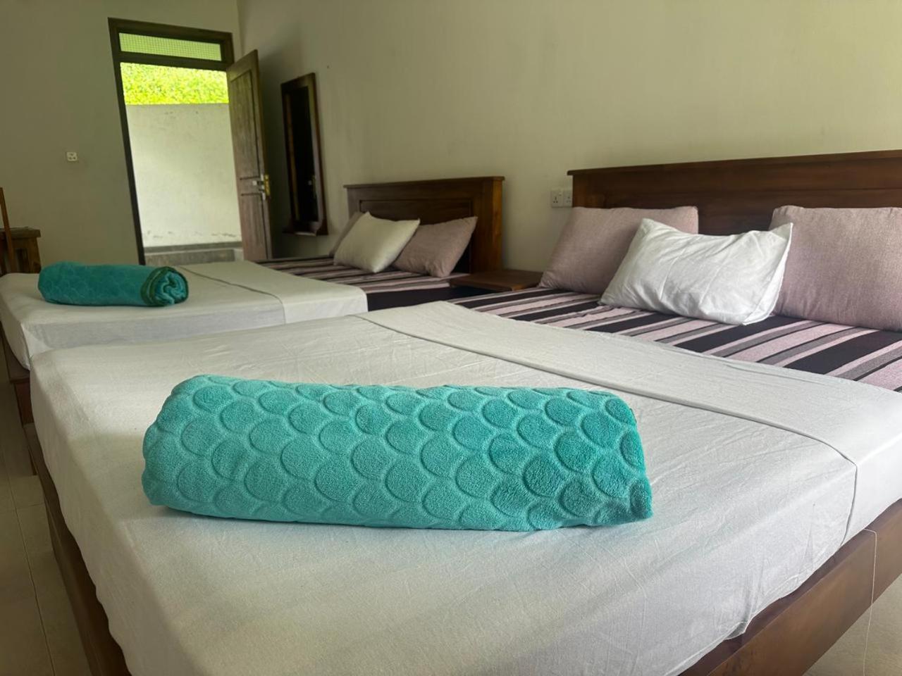La Karanda Breeze Hotel