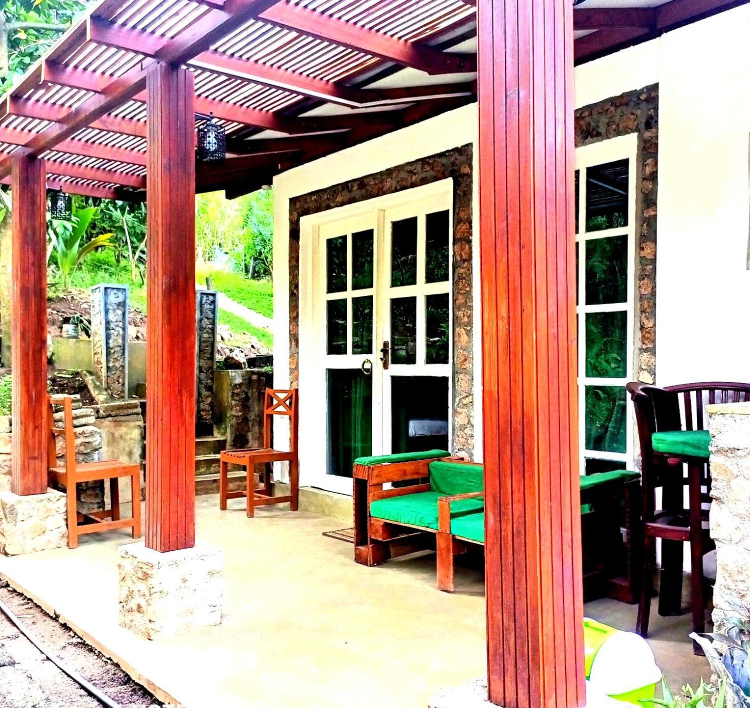 Foret Hostel *