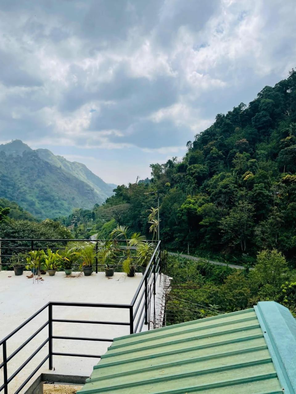 Lucky Panoramic Hotel